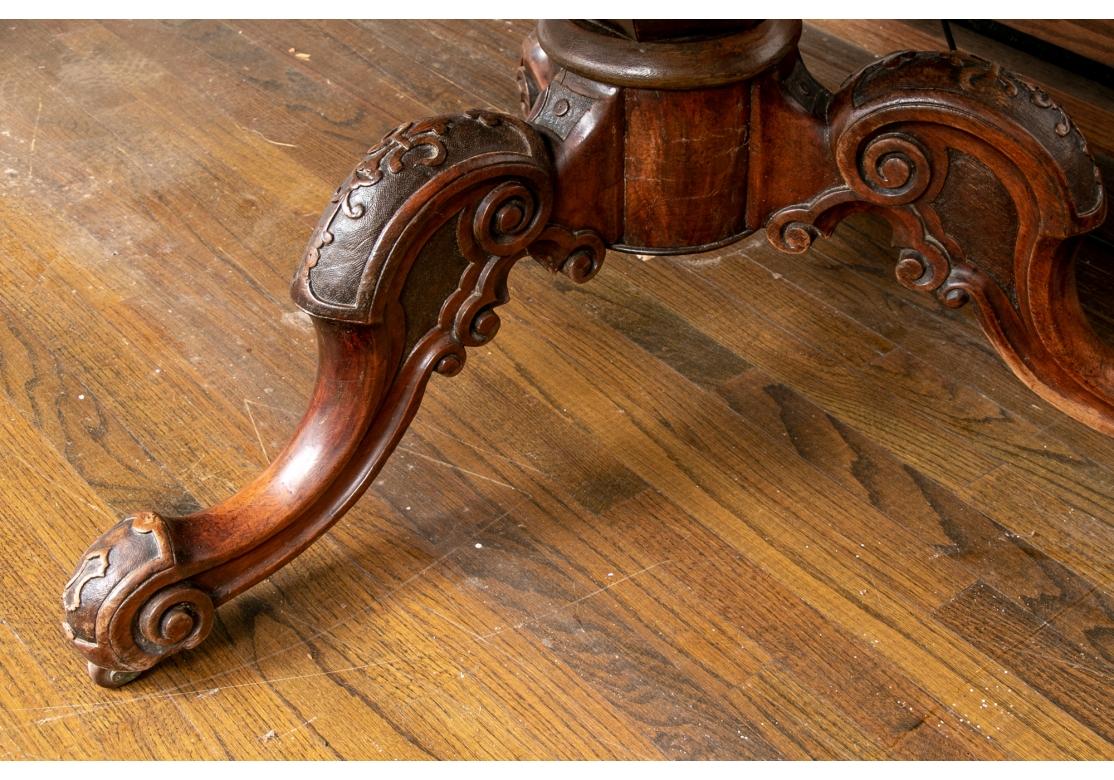 Tavolo da centro antico con piano in parquet da restaurare in vendita 2