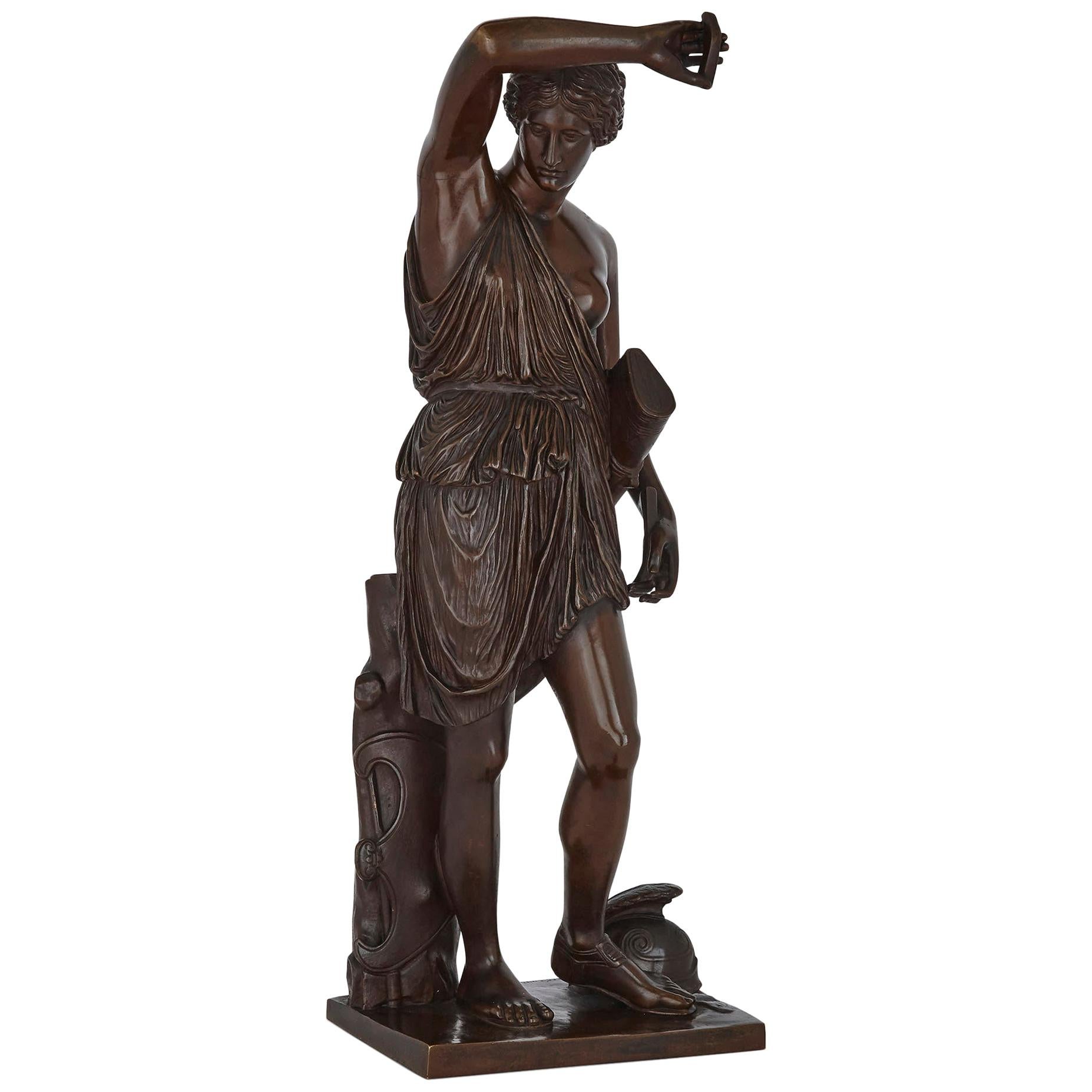 Sculpture ancienne en bronze patiné de Minerve par Ferdinand Barbedienne
