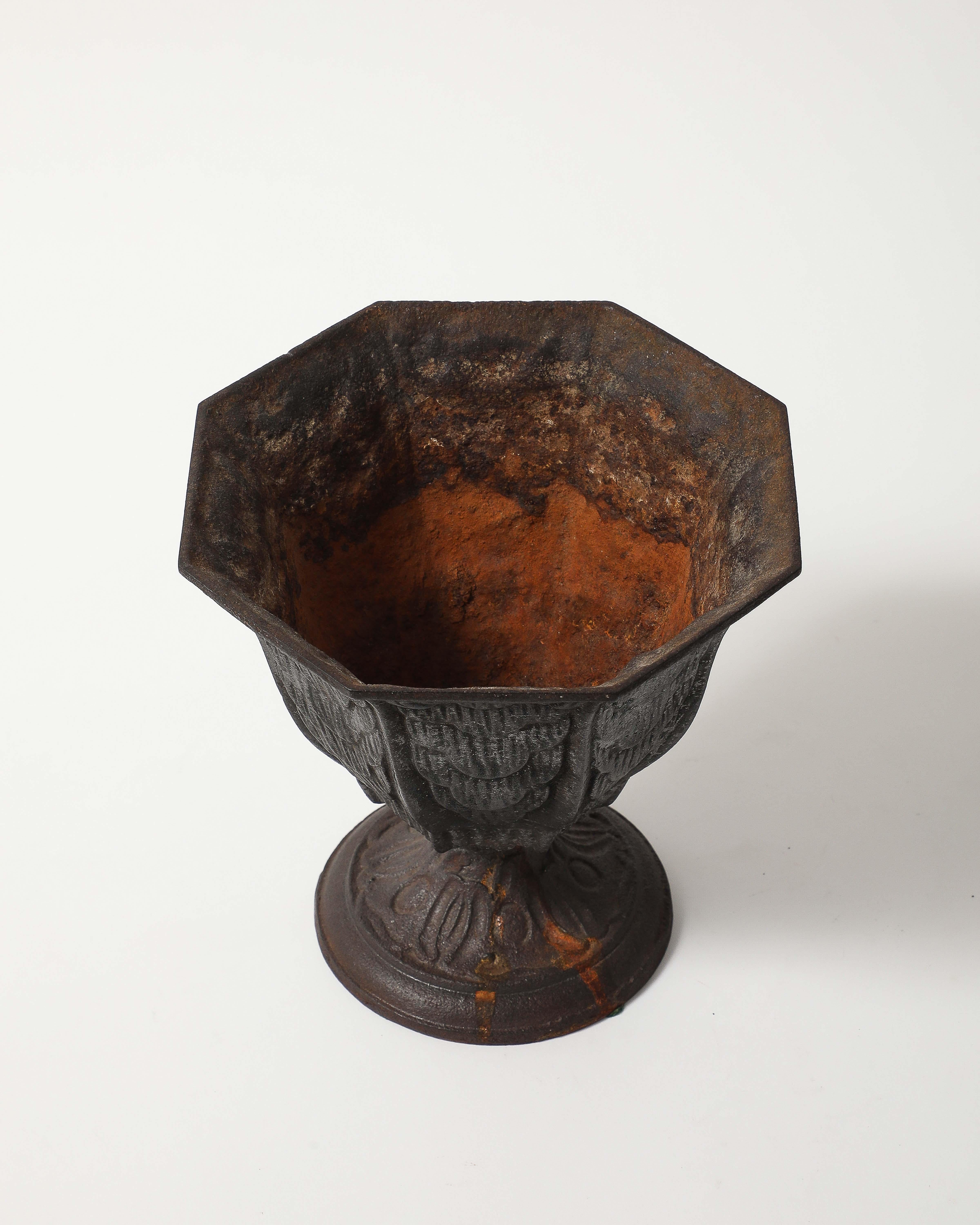 Antique Patinated Cache Pot with Ornamental Motifs, France, 20th C For Sale 1