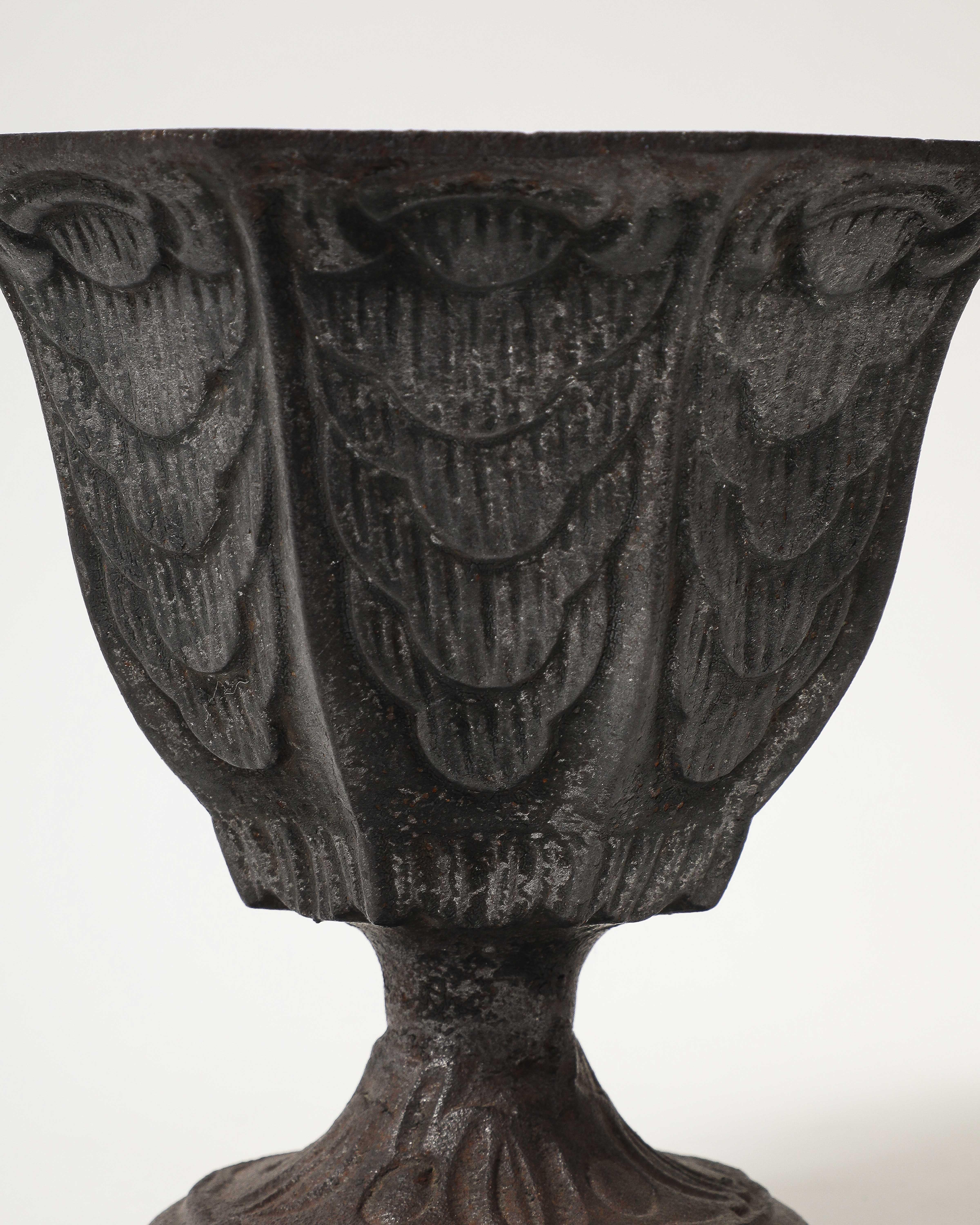 Antique Patinated Cache Pot with Ornamental Motifs, France, 20th C For Sale 3