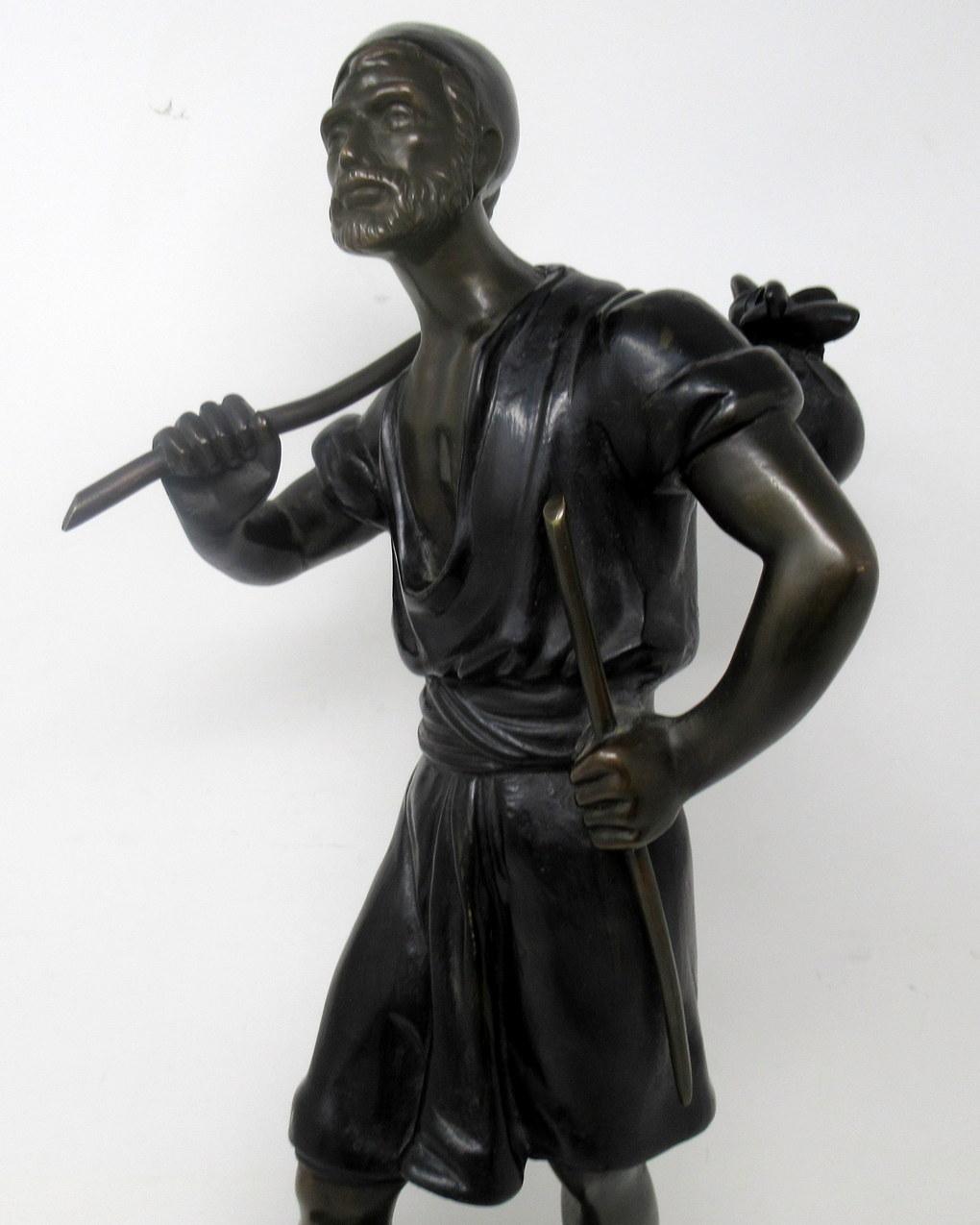 Antike antike patinierte französische Grand Tour klassische männliche Figur aus Bronzemarmor mit Bändern im Angebot 1