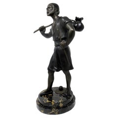 Figure masculine arquée classique du Grand Tour français en marbre et patiné ancien bronze