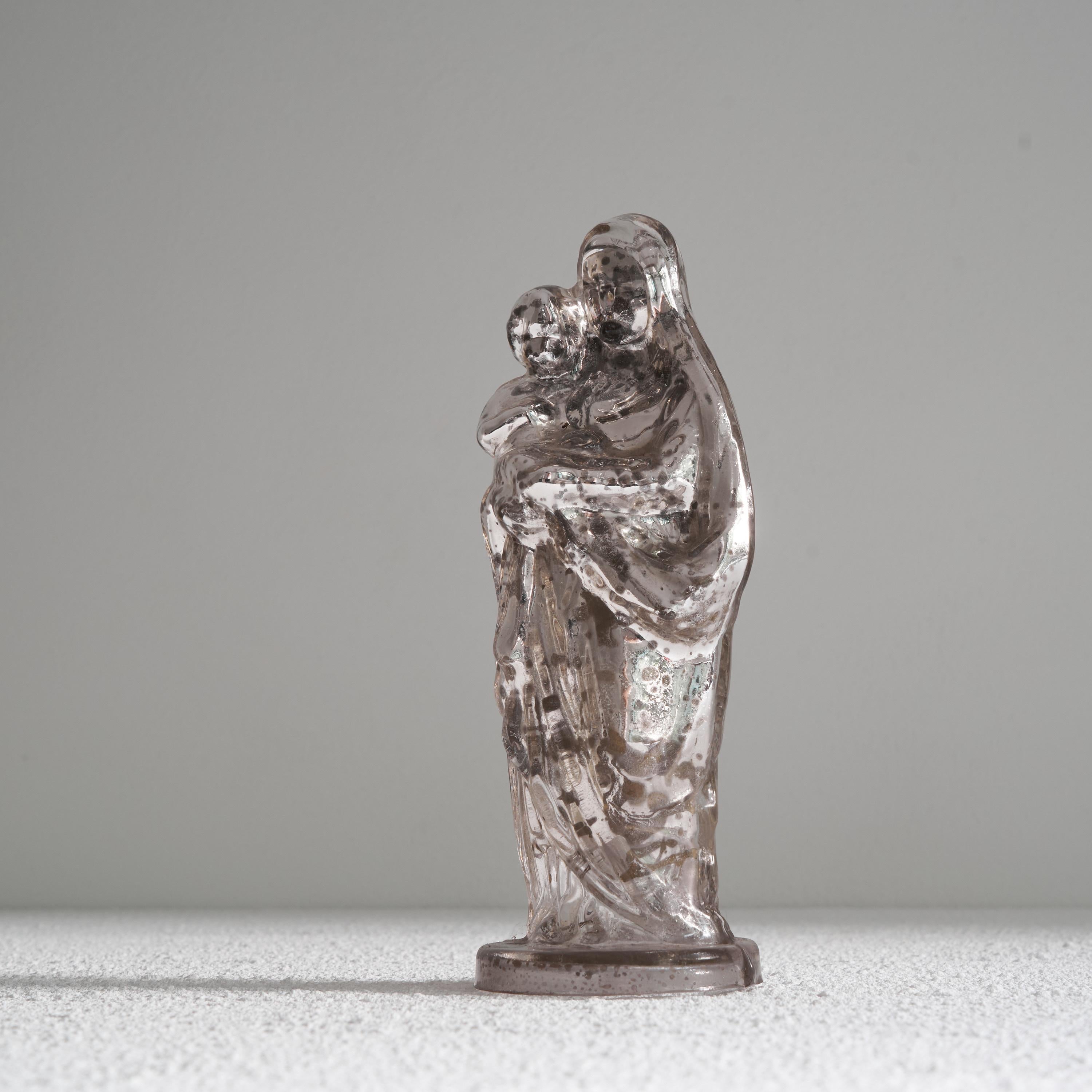 Antique Patinated Mercury Glass Madonna with Child In Good Condition In Tilburg, NL