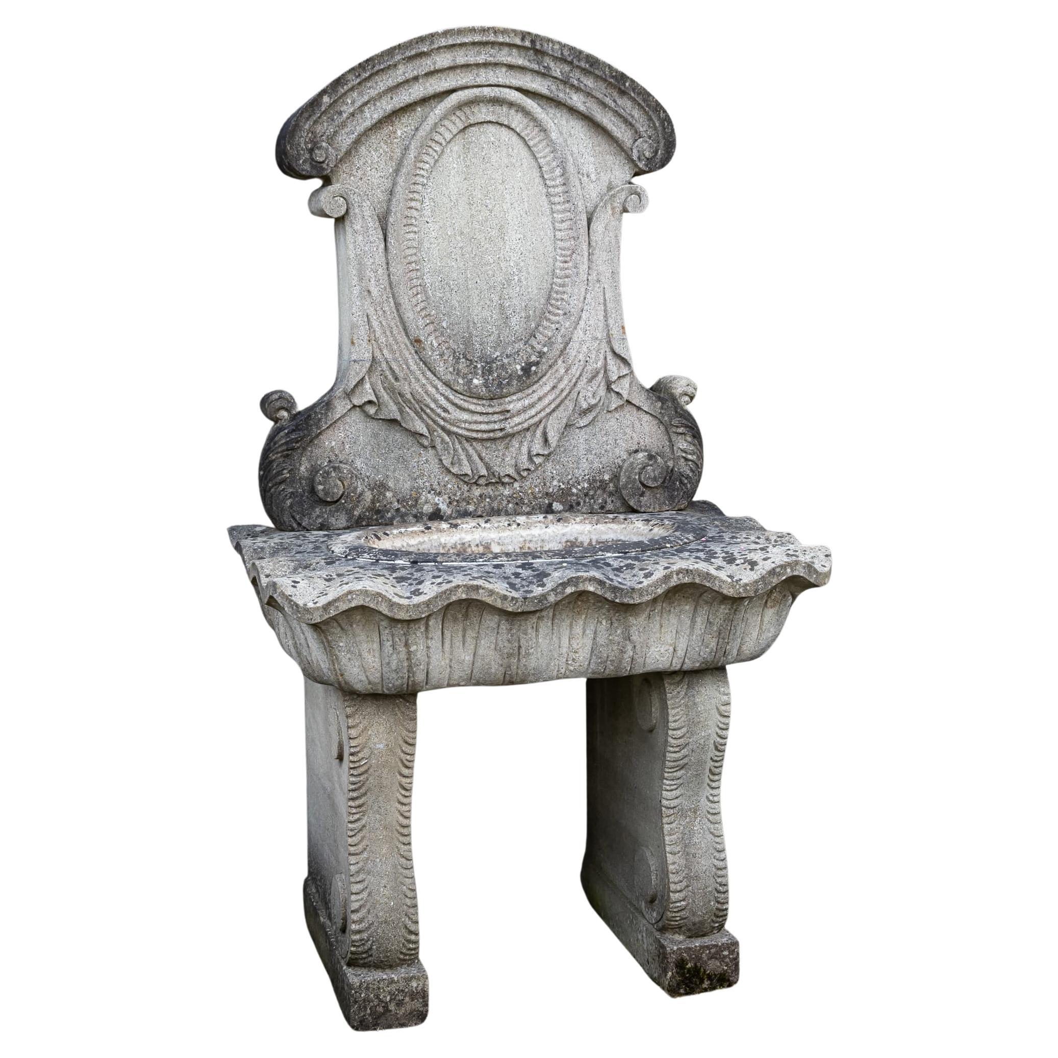 Fontaine murale patinée à l'ancienne, 20e siècle en vente