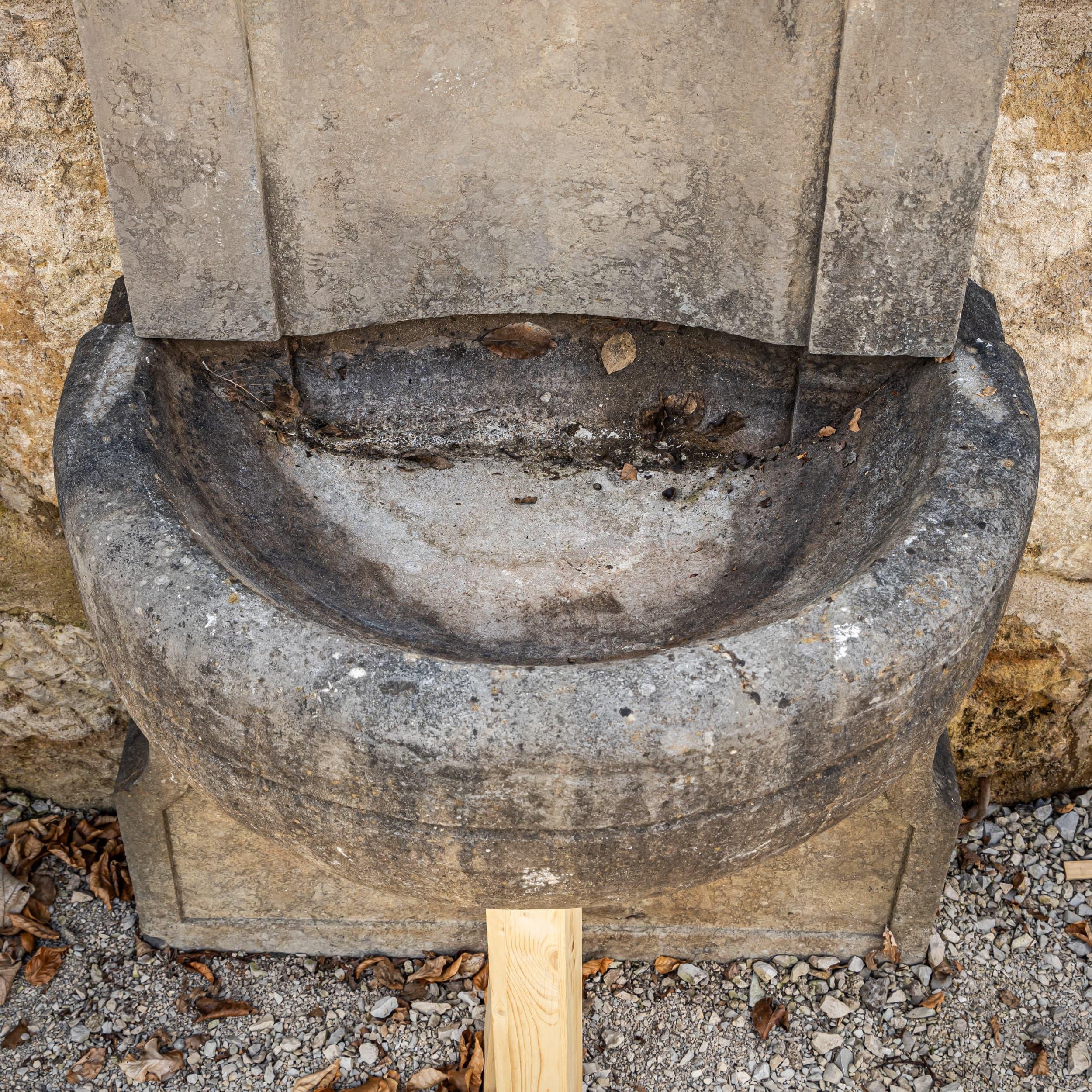 Cinese Fontana a muro patinata antica in vendita