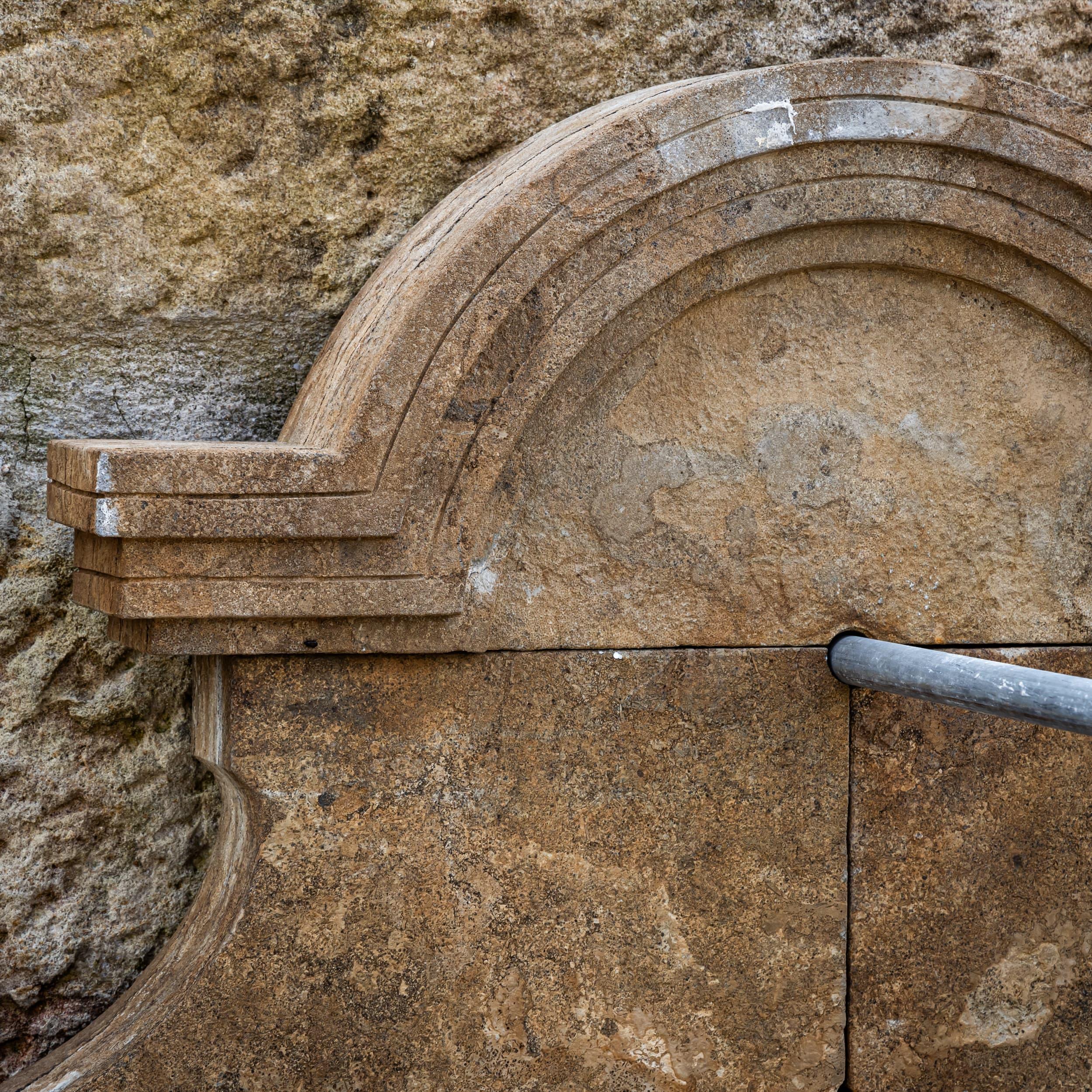 Contemporary Antique-patinated Wall fountain in Renaissance Style, 21st Century For Sale