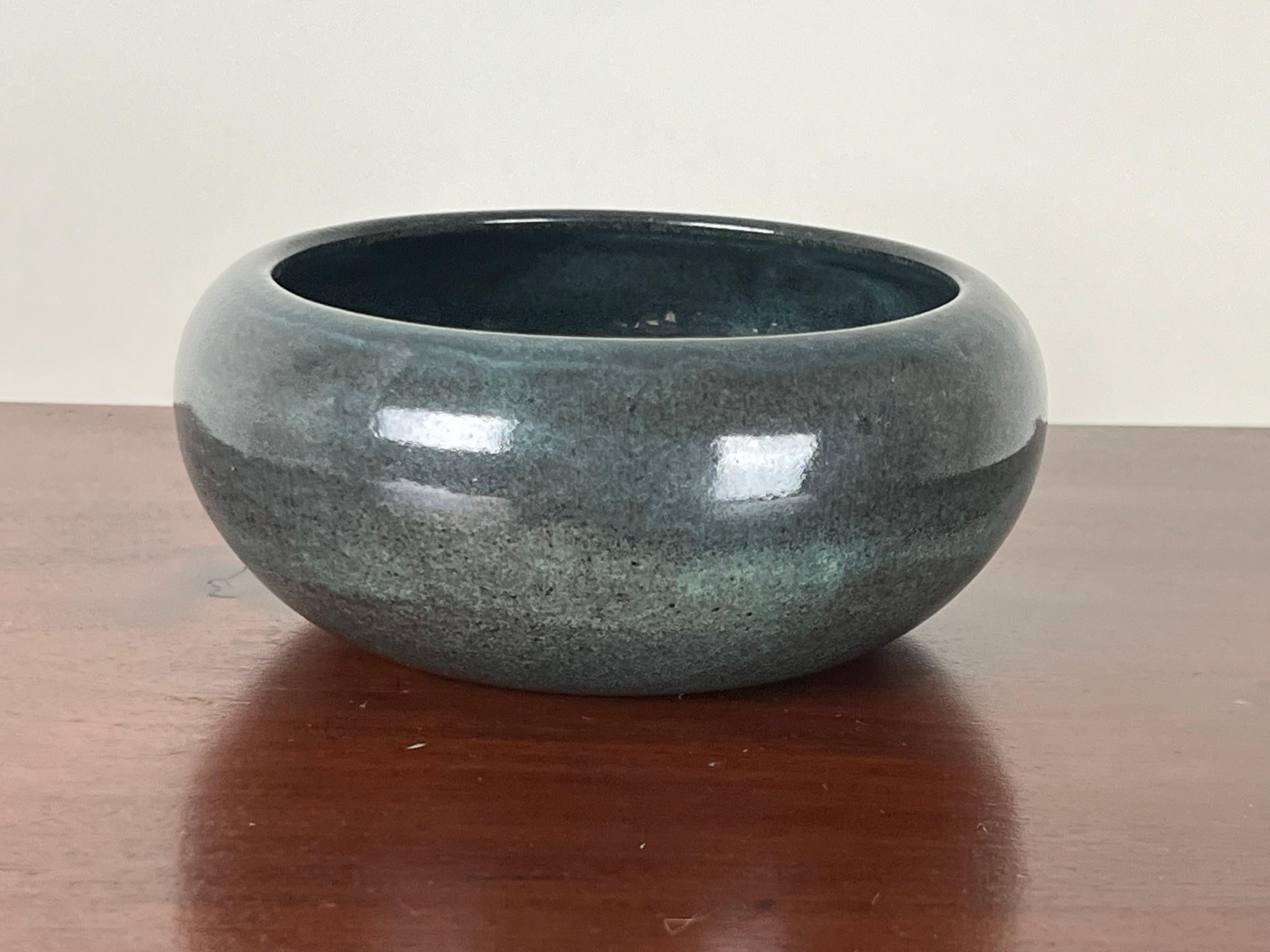 Antica ciotola Paul Revere Pottery Saturday Evening Girls firmata e datata 1/20 In condizioni buone in vendita a Westfield, MA