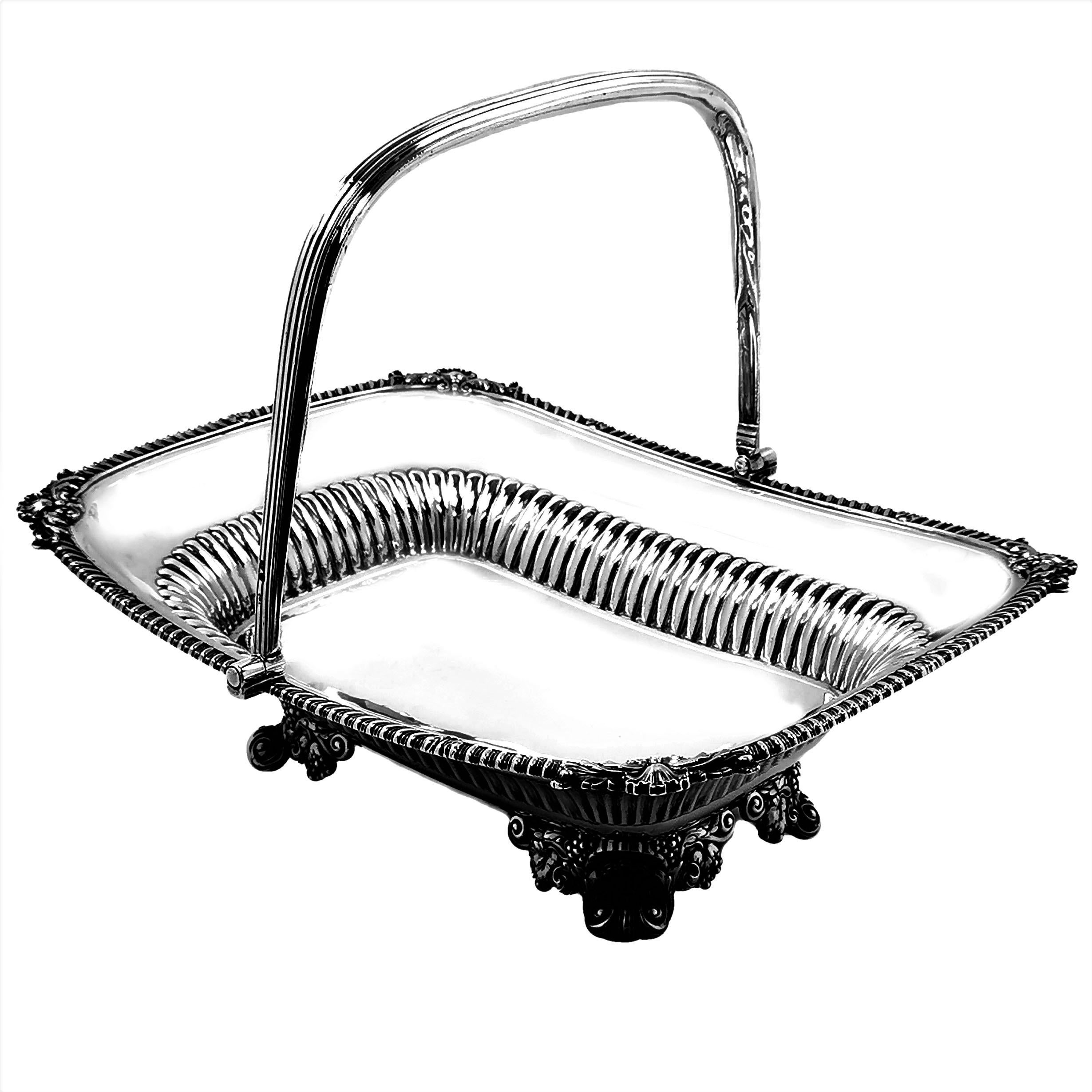 Antique Paul Storr Georgian Sterling Silver Basket 1821 Swing Handled Cake In Good Condition In London, GB