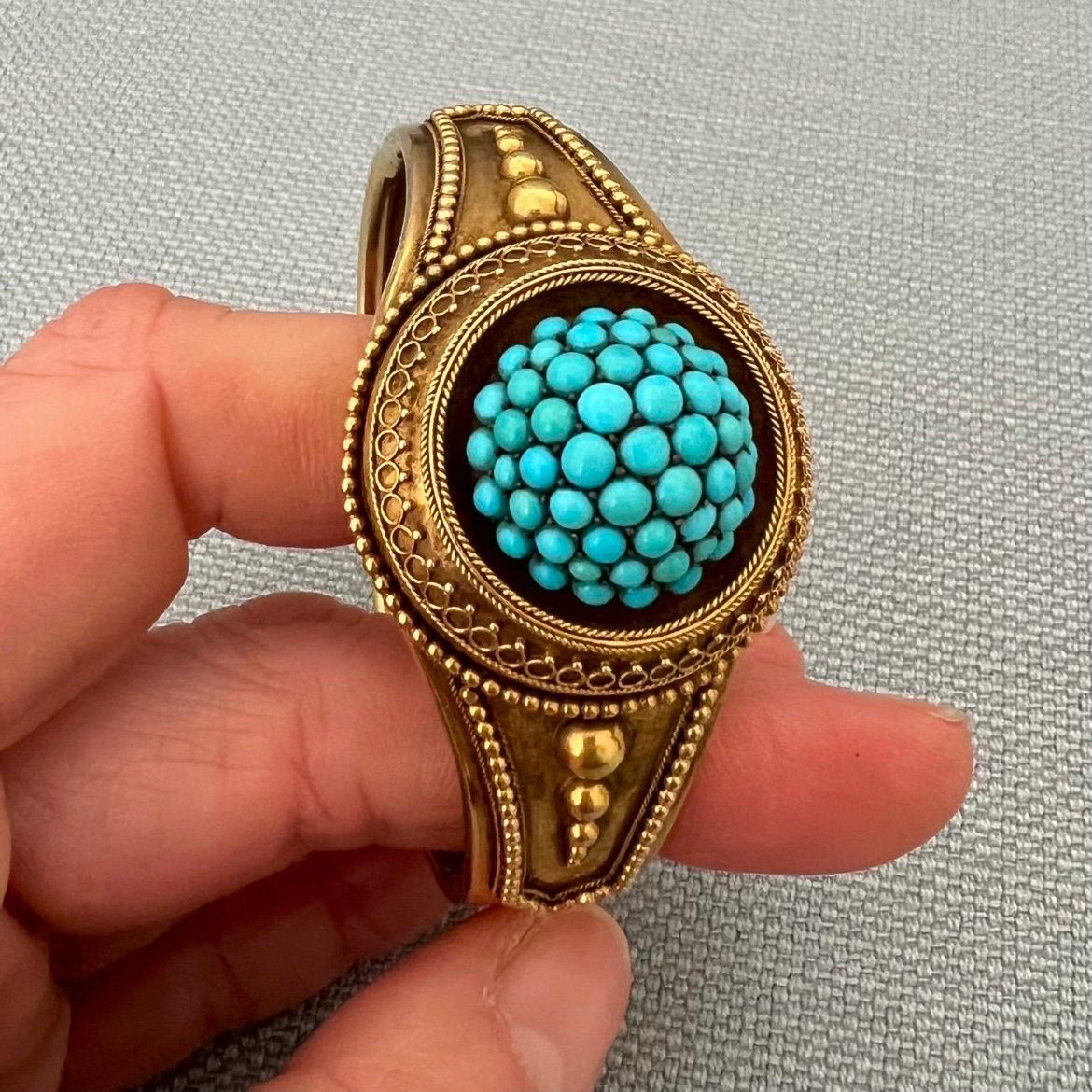 Pieno vittoriano Bracciale antico con pavé di turchesi in oro 18 carati in vendita