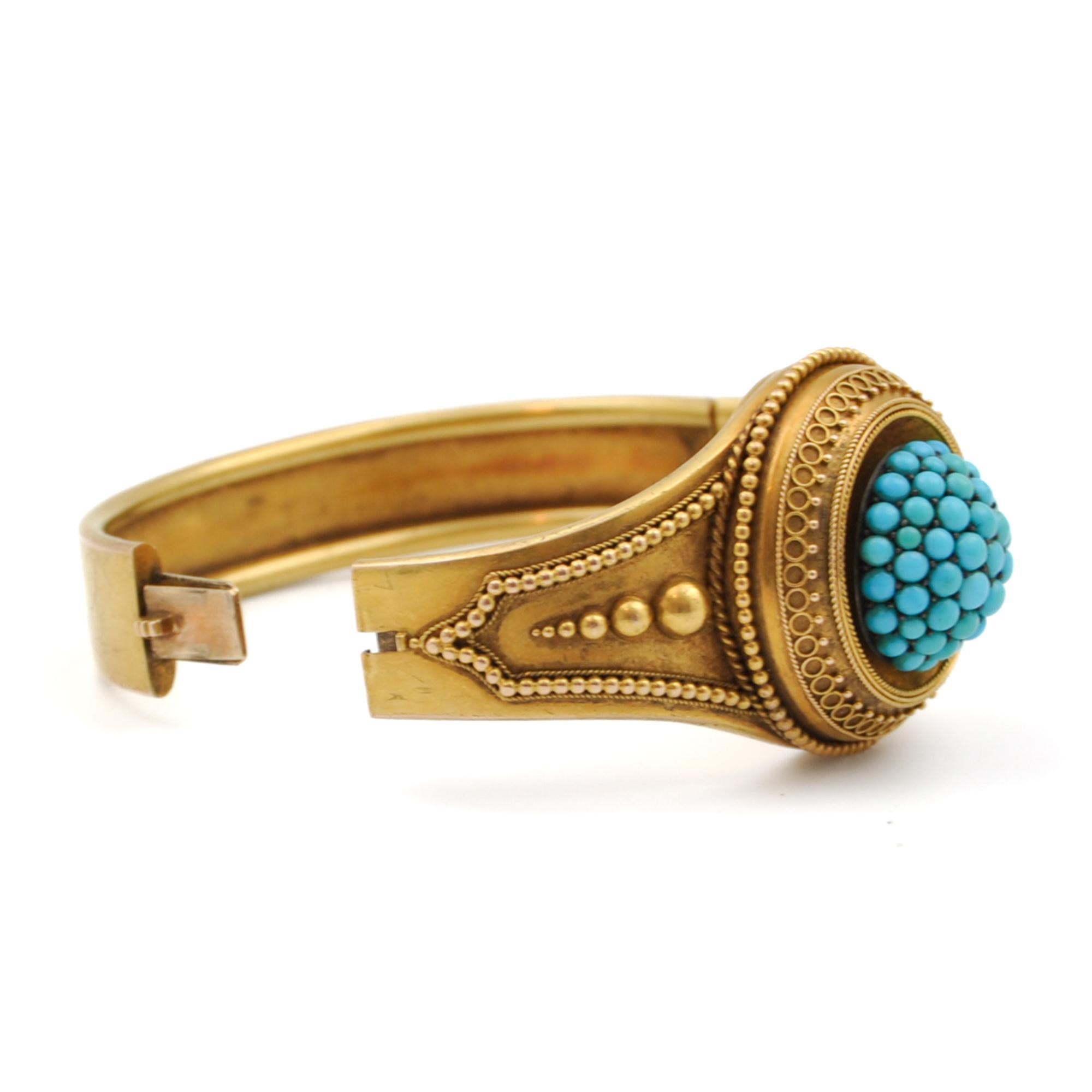 Bracciale antico con pavé di turchesi in oro 18 carati in vendita 3