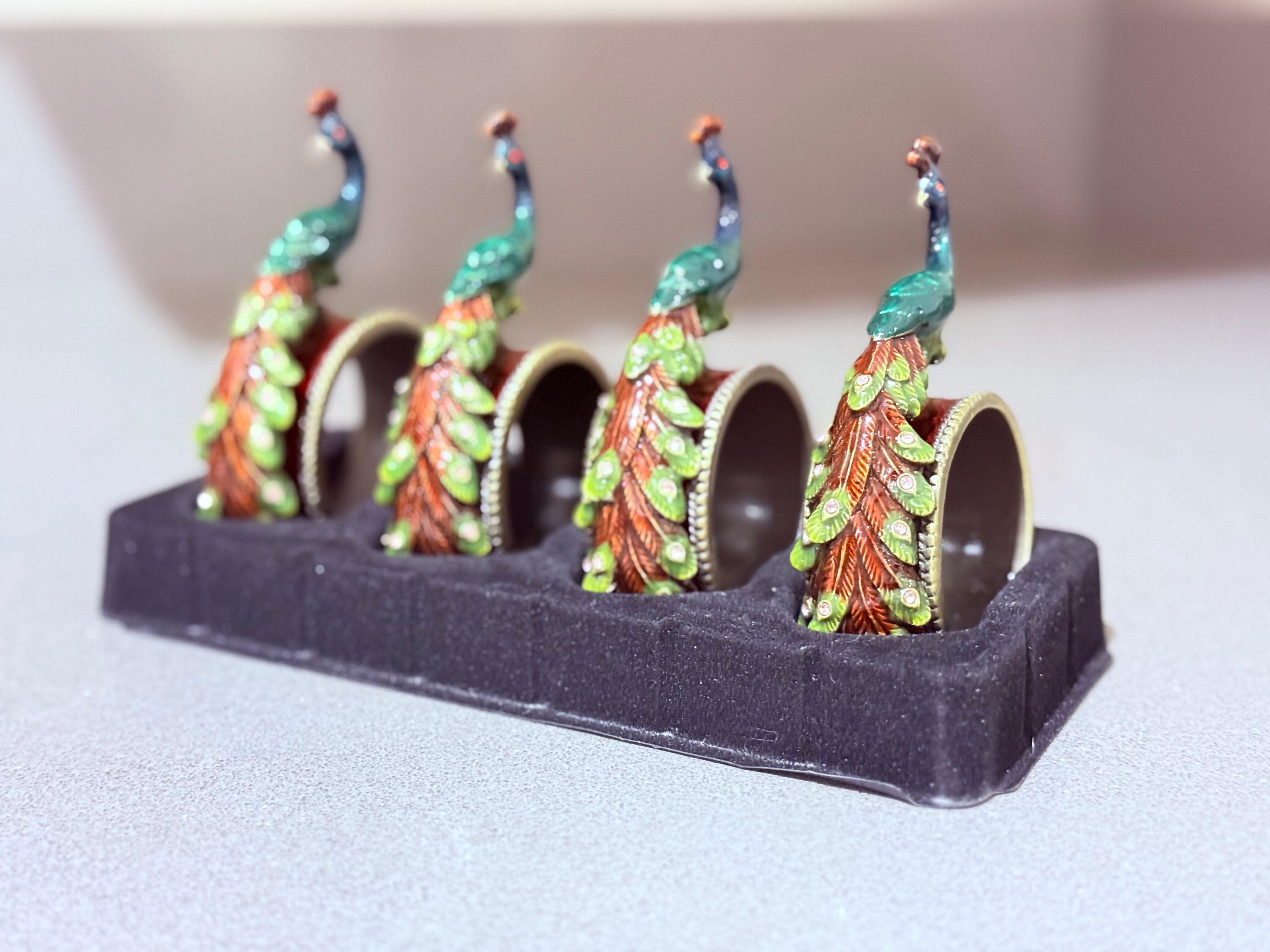 Art Déco Set di 4 portatovaglioli e gioielli di pavone antico, accessori da pranzo esotici e di lusso in vendita