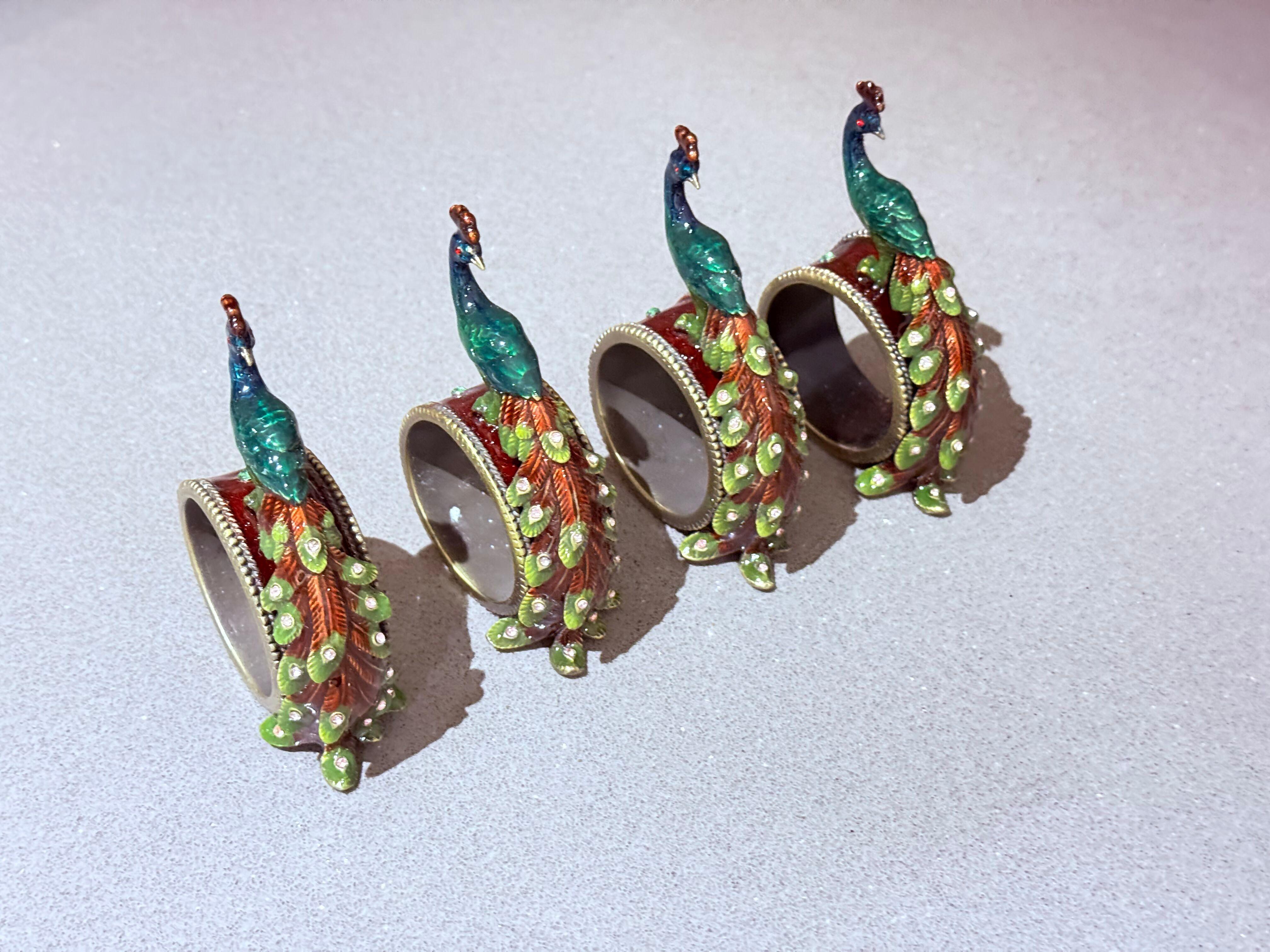 Set di 4 portatovaglioli e gioielli di pavone antico, accessori da pranzo esotici e di lusso in vendita 1