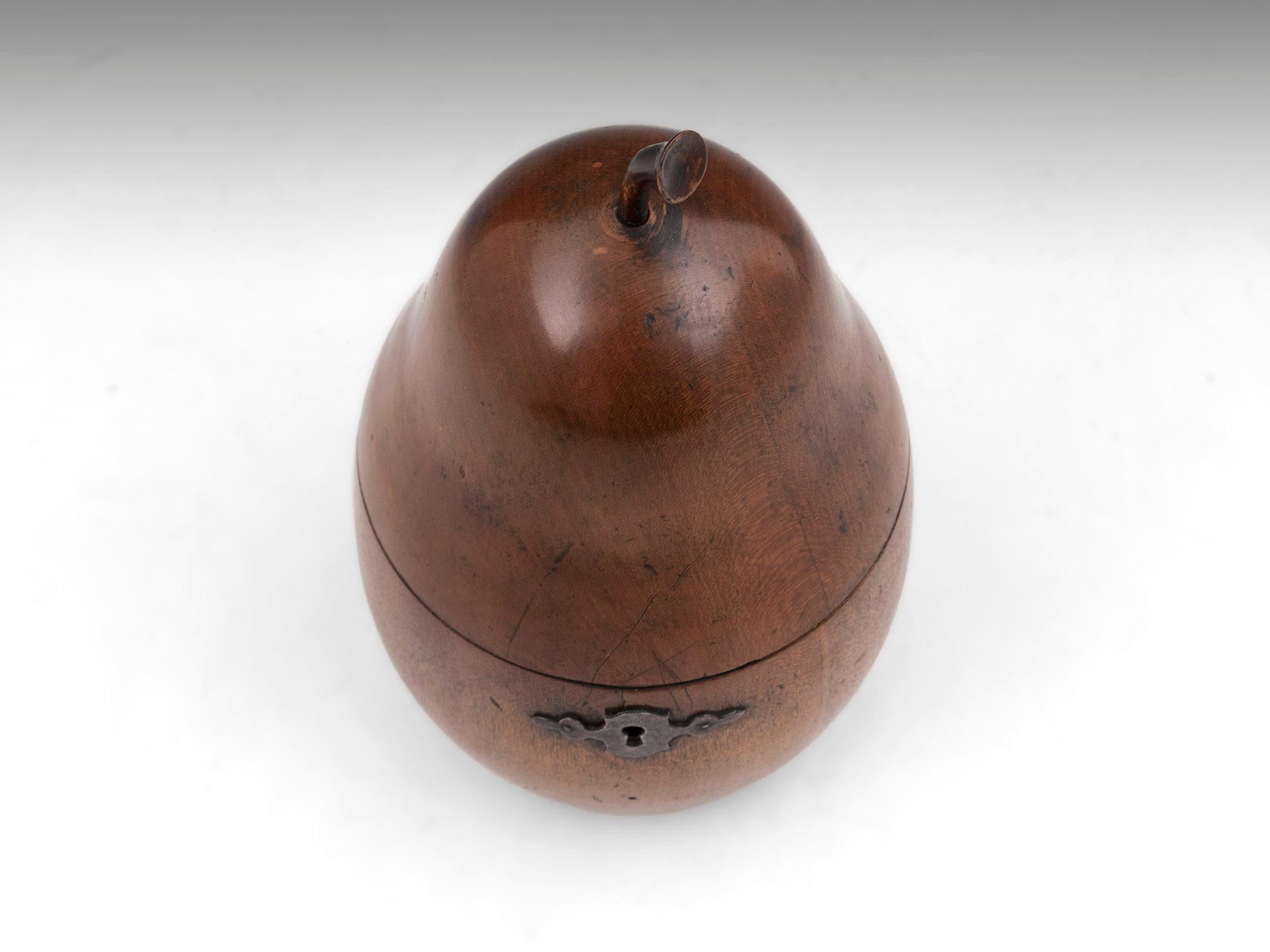 Antique Pear Fruit Treen Tea Caddy In Good Condition For Sale In Northampton, United Kingdom