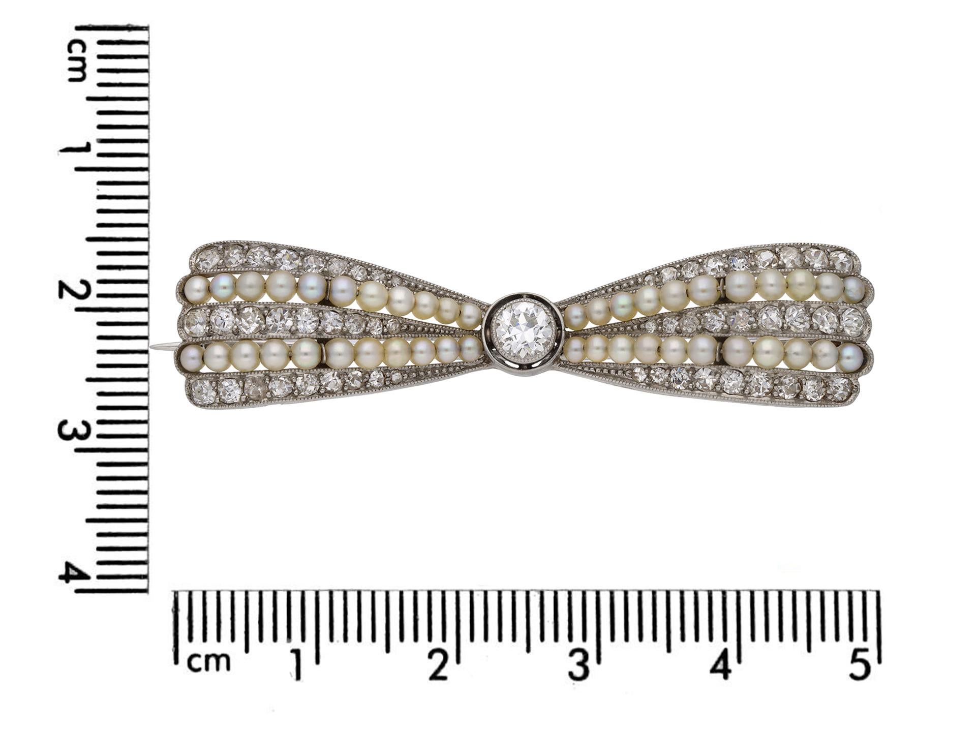 Antique pearl and diamond bow brooch, circa 1905. In Good Condition For Sale In London, GB