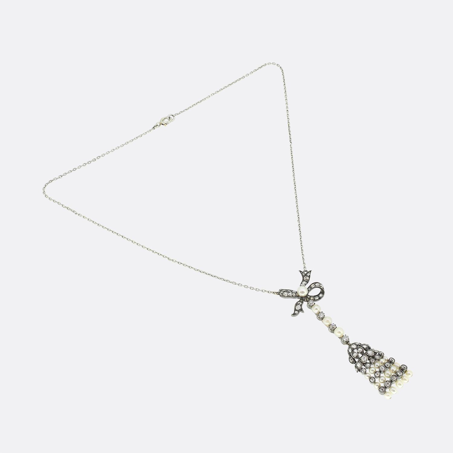 Perle Collier à pendentifs en perles et diamants anciens en vente
