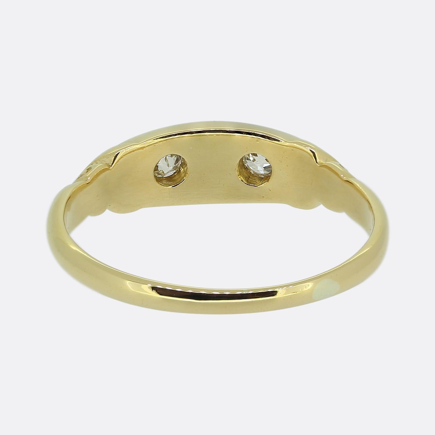 Taille ronde Bague ancienne à cinq pierres, perles et diamants en vente