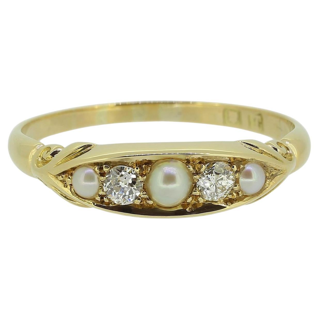 Antiker Fünf-Steine-Ring mit Perlen und Diamanten