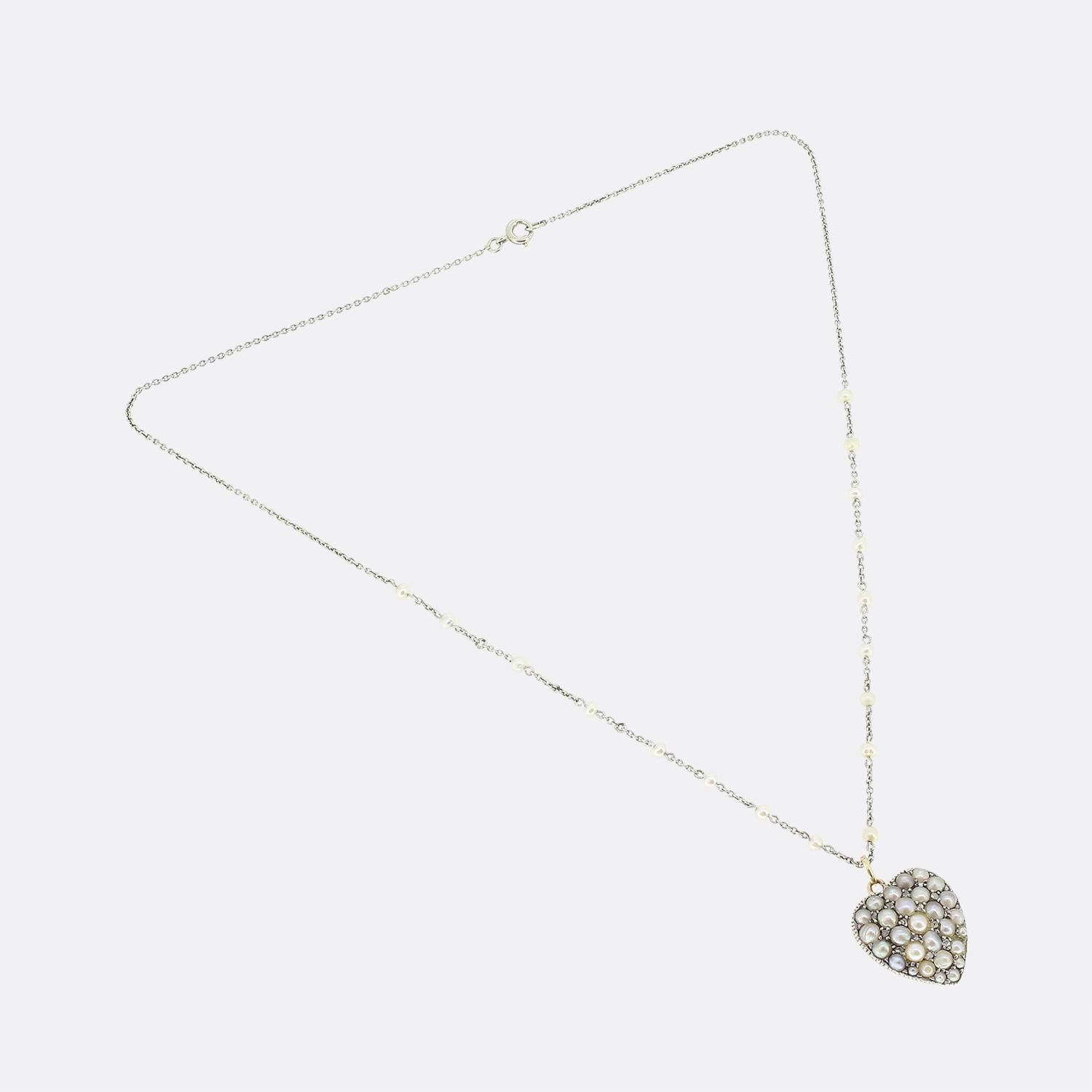 Taille rose Collier pendentif en forme de coeur en perles et diamants anciens en vente