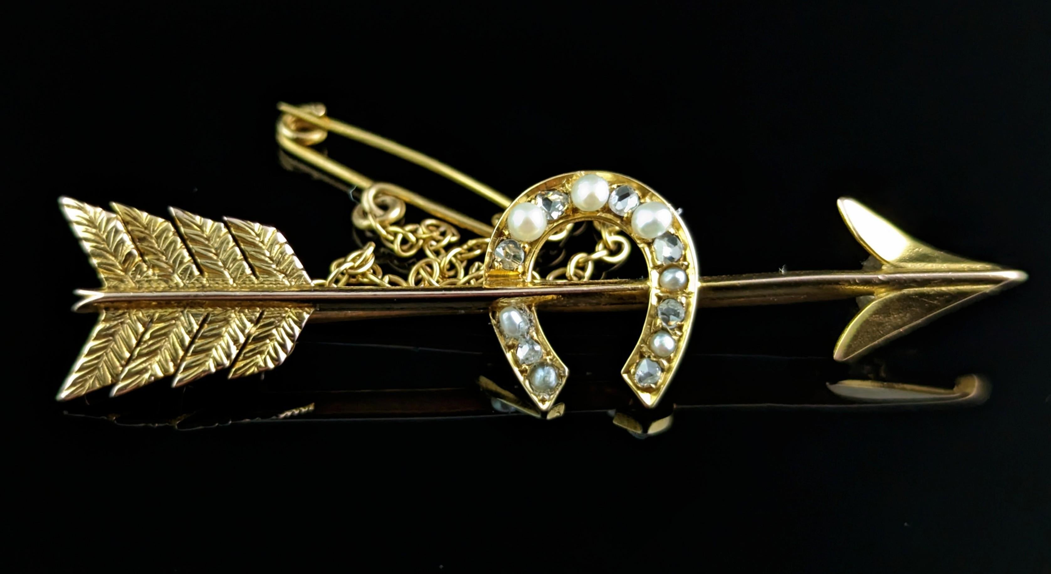Antique Pearl and Diamond Horseshoe and Arrow Brooch, 15k Yellow Gold For Sale 4