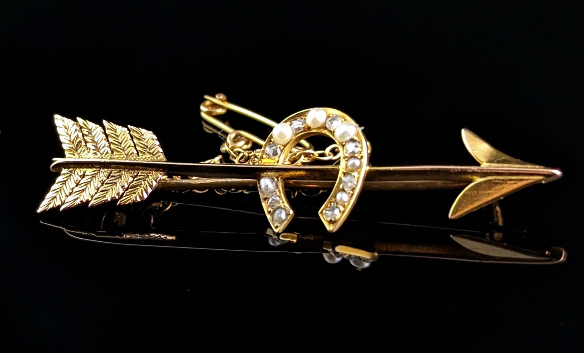 Antique Pearl and Diamond Horseshoe and Arrow Brooch, 15k Yellow Gold For Sale 2