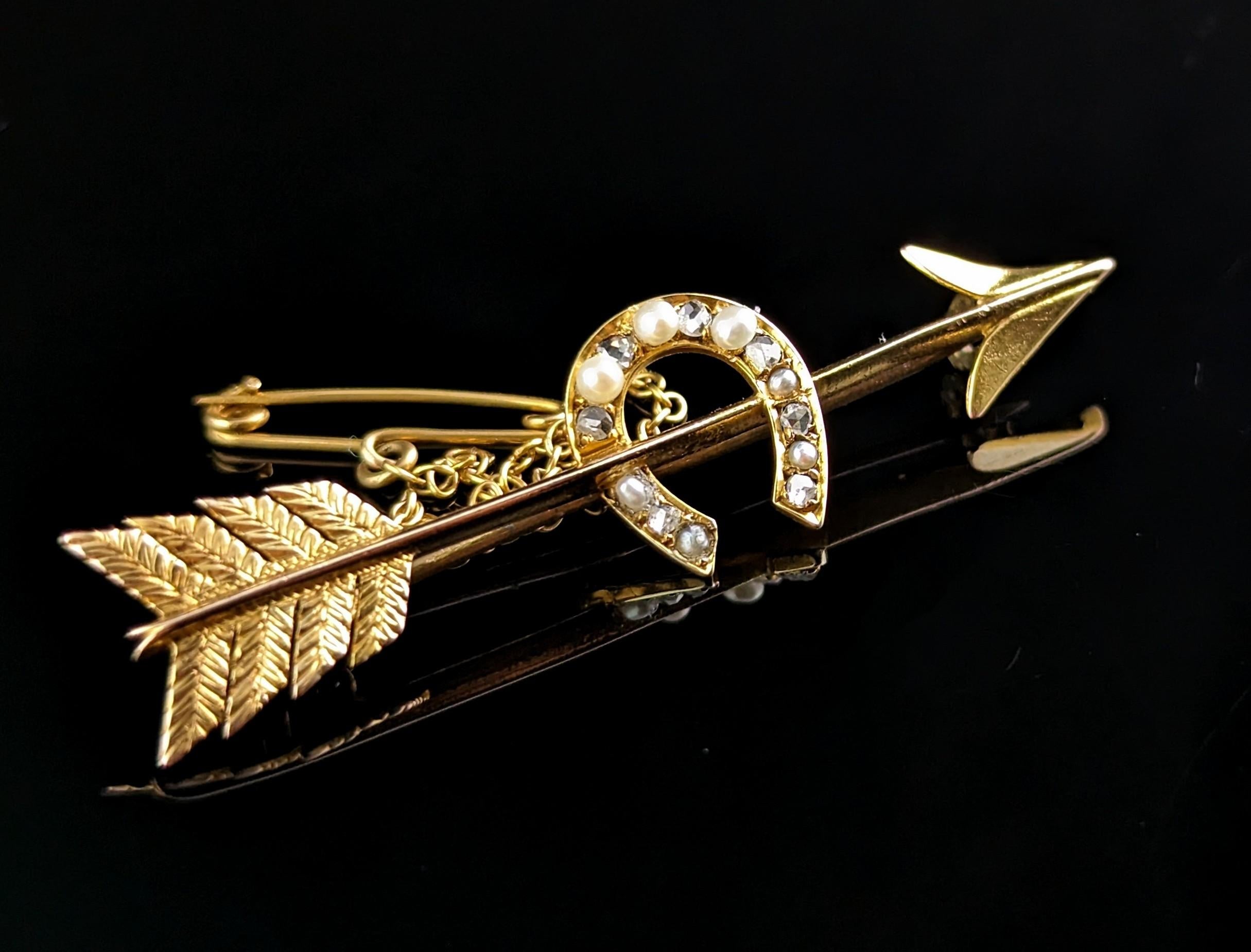 Antique Pearl and Diamond Horseshoe and Arrow Brooch, 15k Yellow Gold For Sale 3