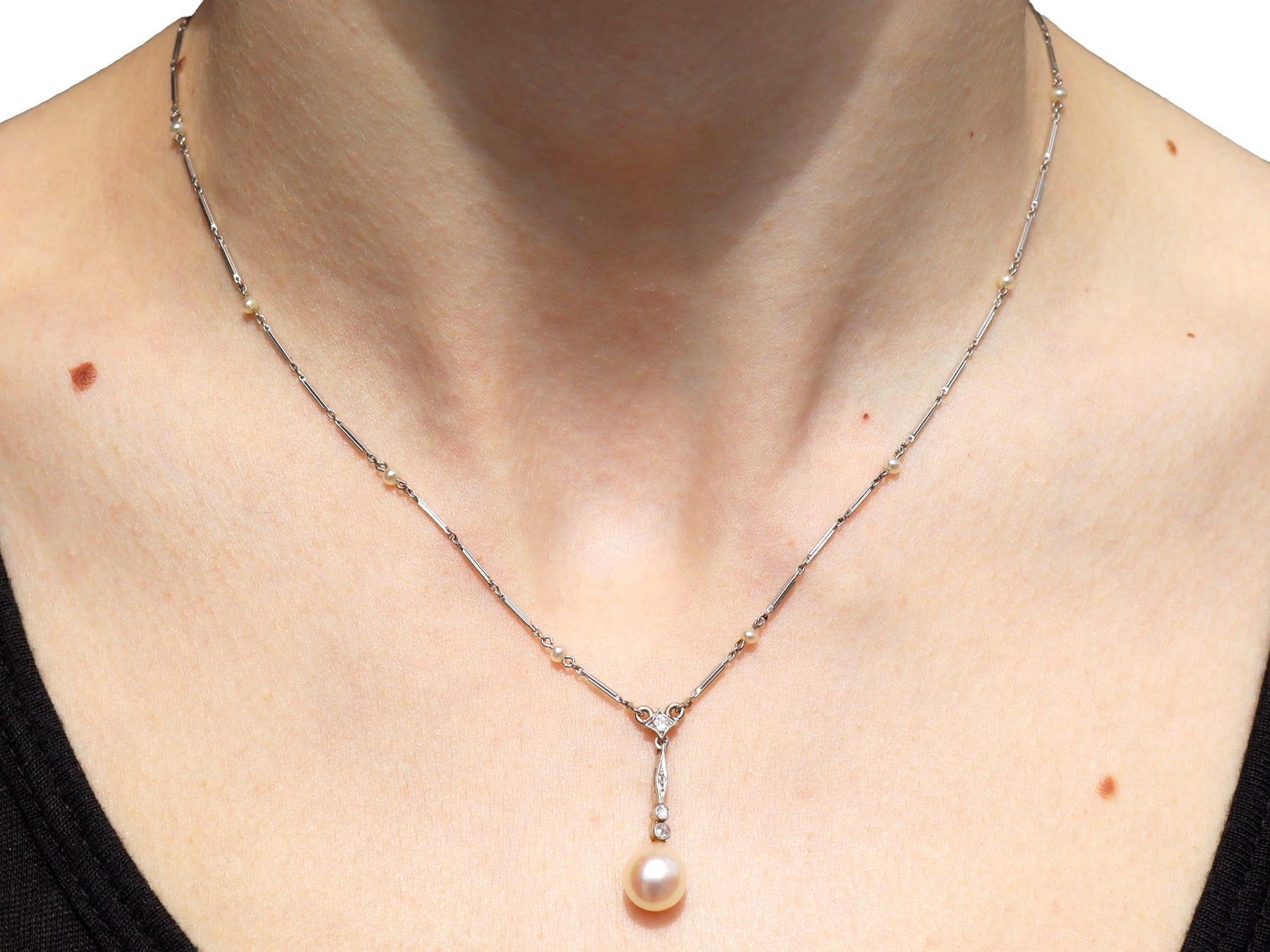 Pendentif antique en platine avec perles et diamants en vente 4