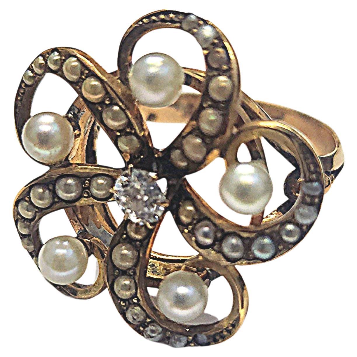 Bague russe ancienne en or avec perles et diamants