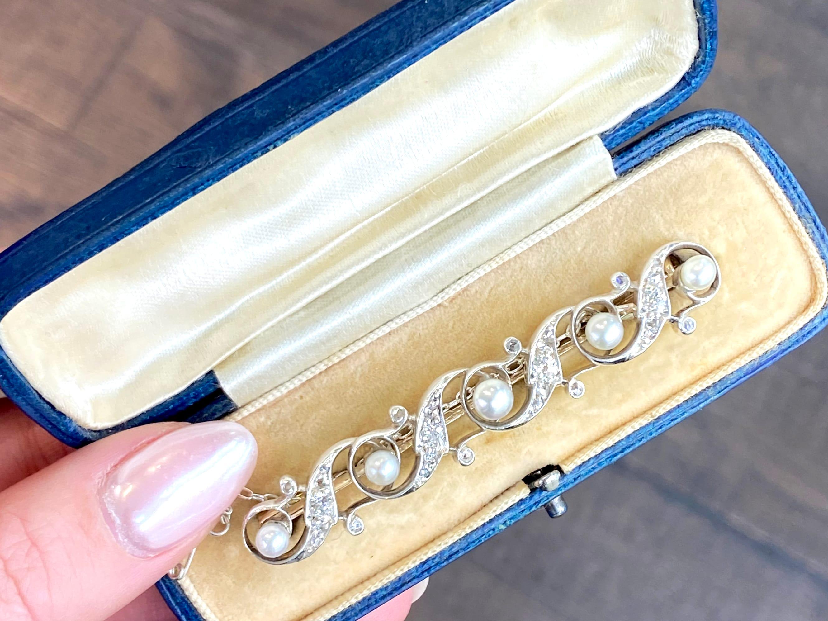 Spilla antica in oro giallo e argento con perle e diamanti In condizioni ottime in vendita a Jesmond, Newcastle Upon Tyne