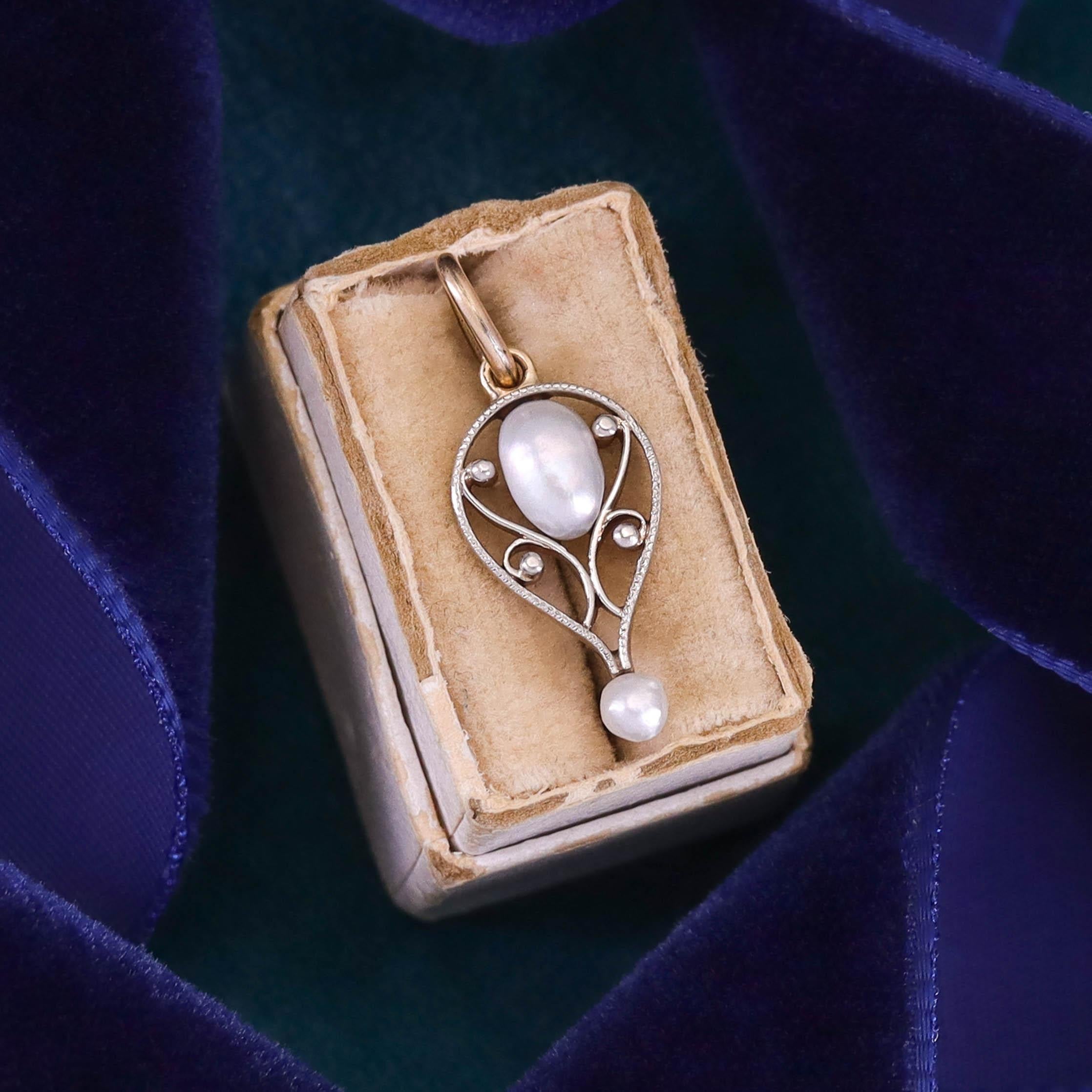 Antique Pearl Charm of Platinum and 14k Gold In Good Condition For Sale In Lewisburg, PA