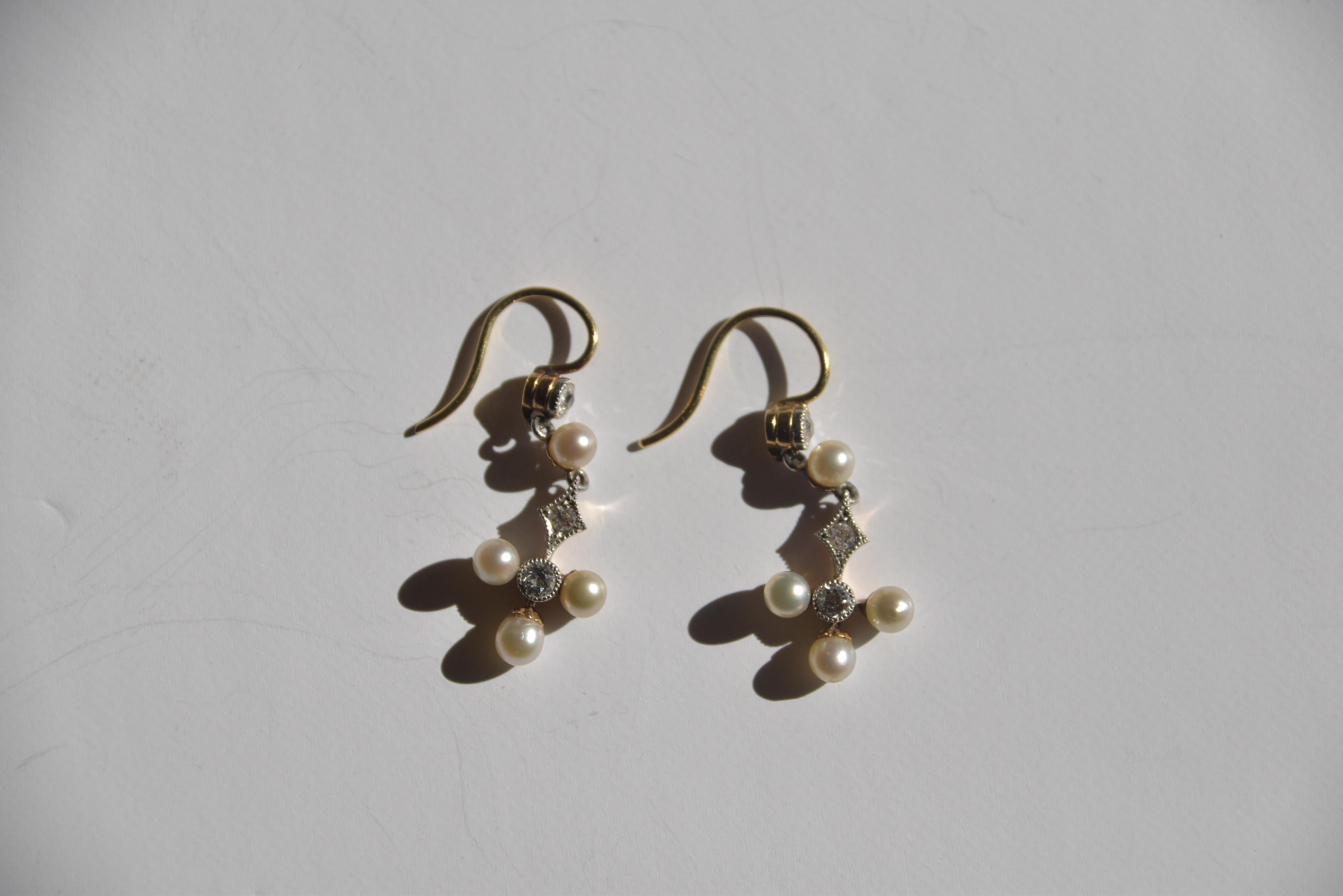 Antique Pearl, Diamond and Gold Cross Dangle Earrings In Good Condition For Sale In London, GB