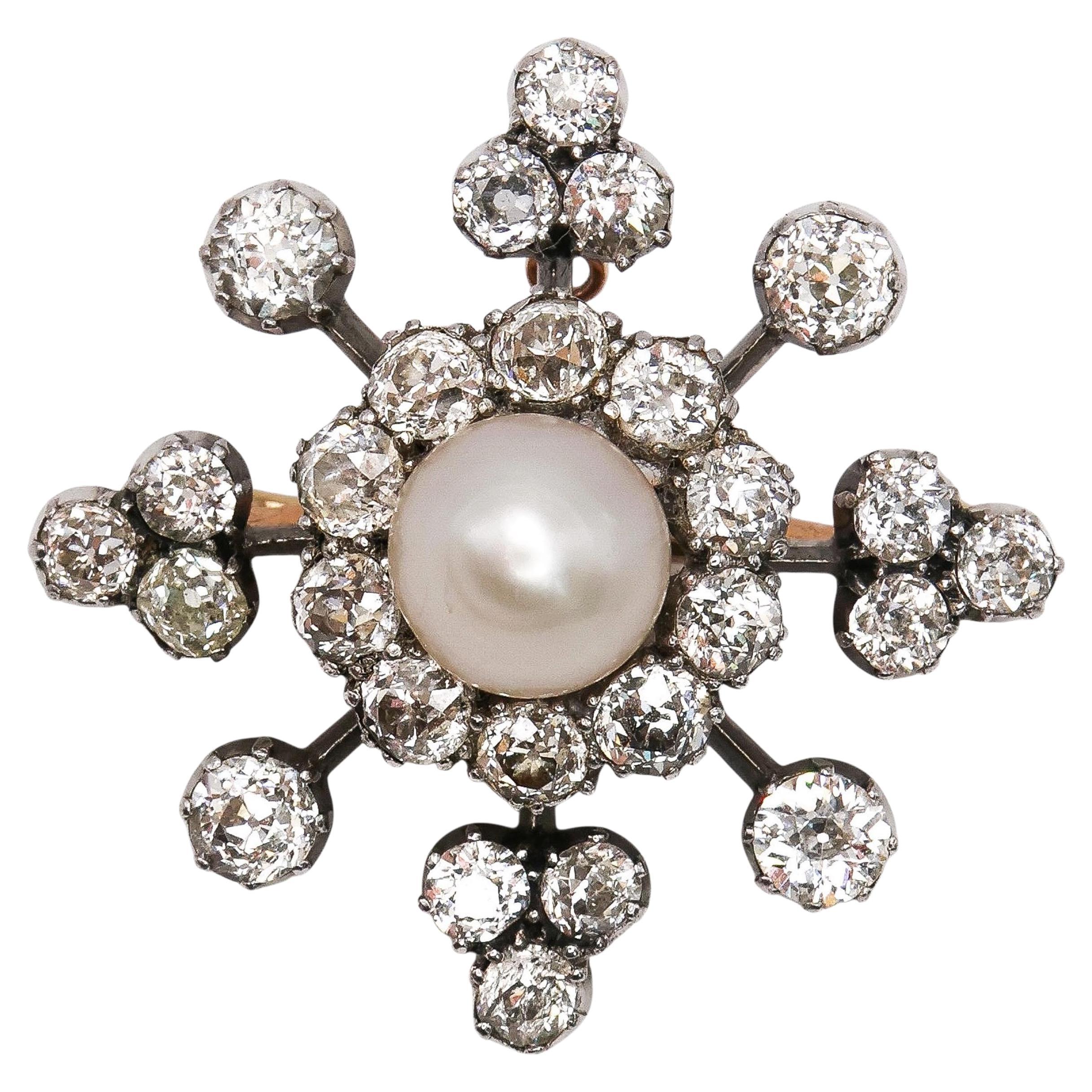 Antiguo broche-colgante de perlas, diamantes y plata sobre oro, circa 1890