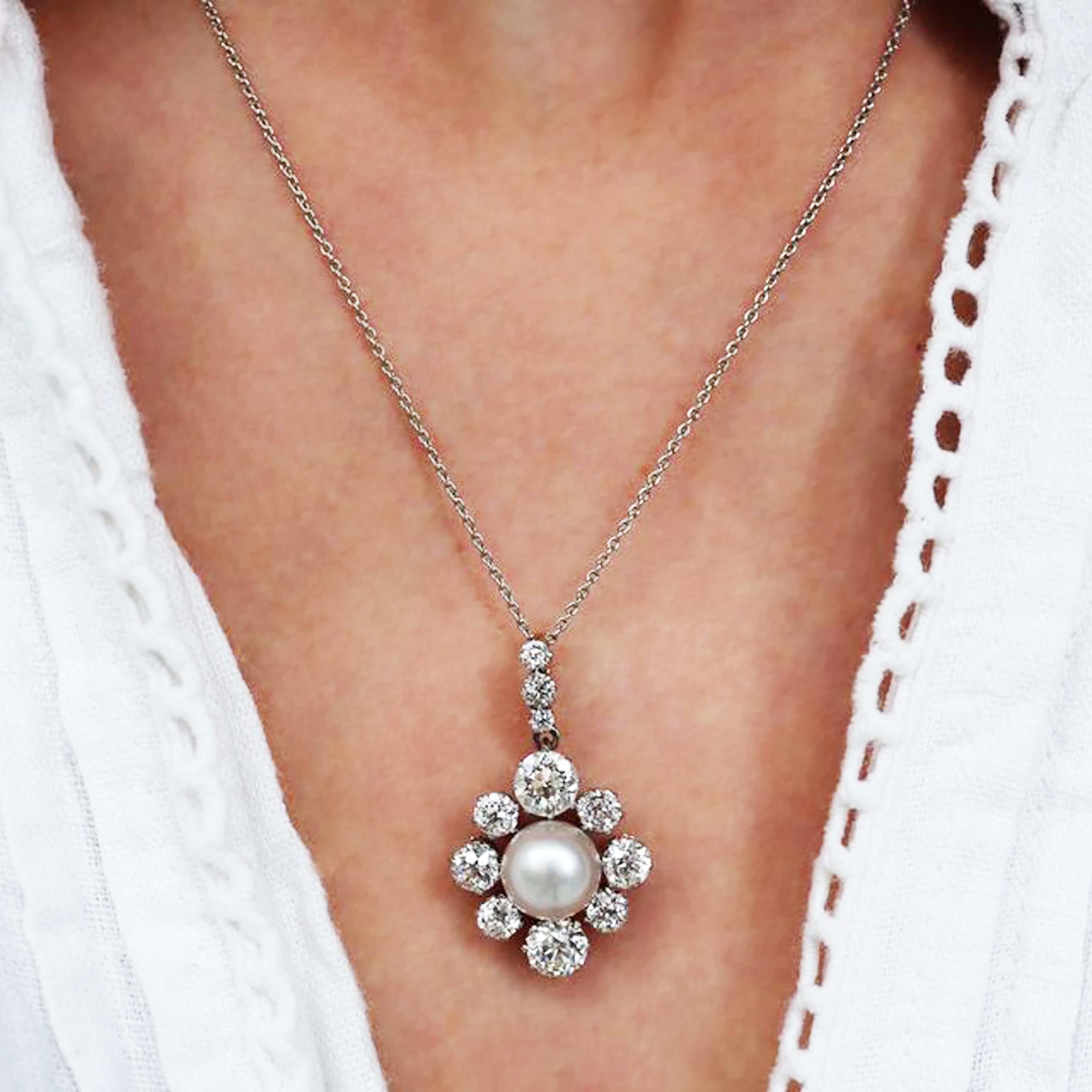 Taille vieille mine Pendentif ancien en grappe de perles, diamants, platine et or, c. 1910 en vente