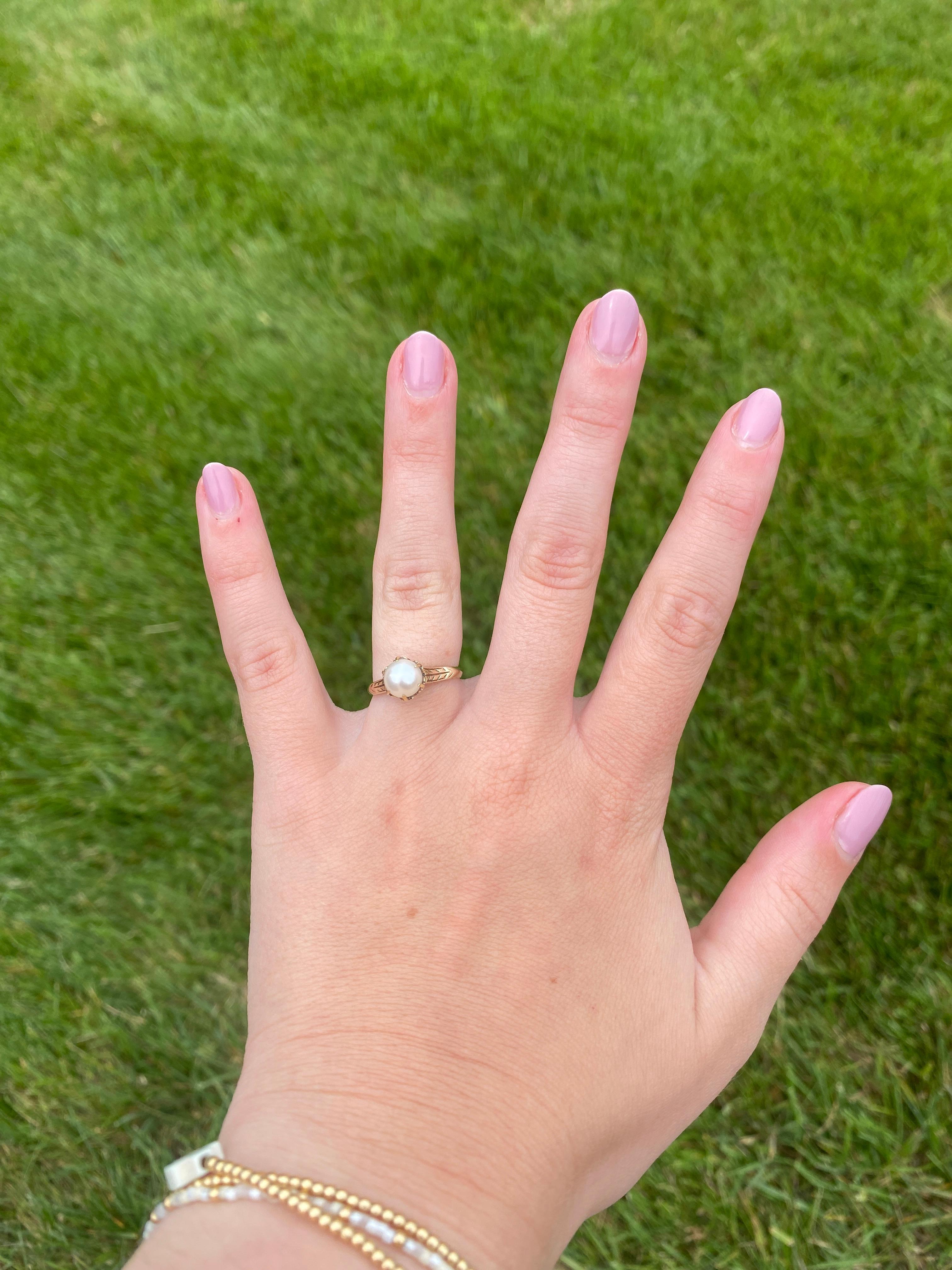 Antiker Solitärring mit Perlengravur, 14k Gelbgold, Ring Größe 6,25 im Angebot 2