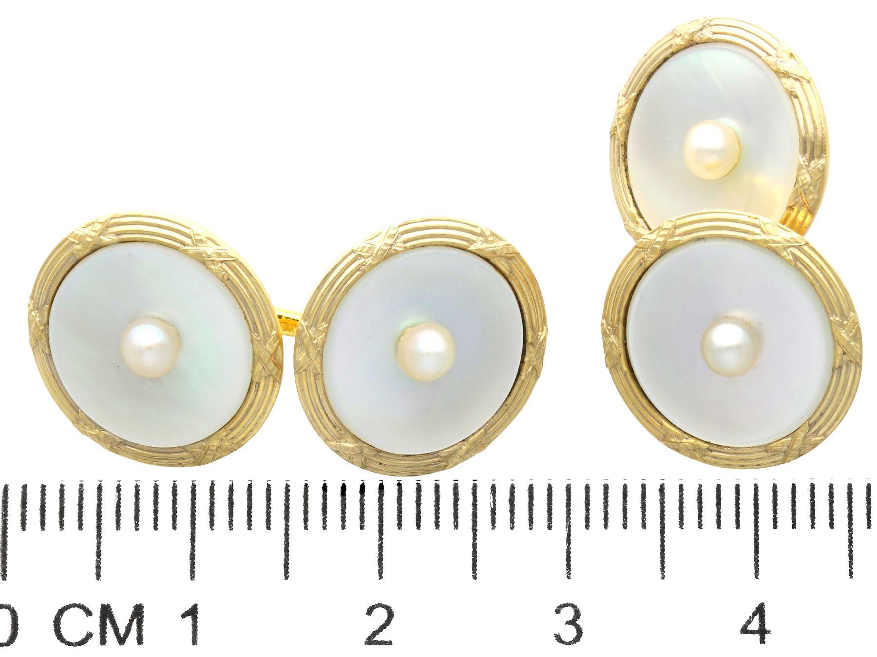 Antike Manschettenknöpfe aus Perle, Perlmutt und 14 Karat Gelbgold von Tiffany & Co. für Damen oder Herren im Angebot