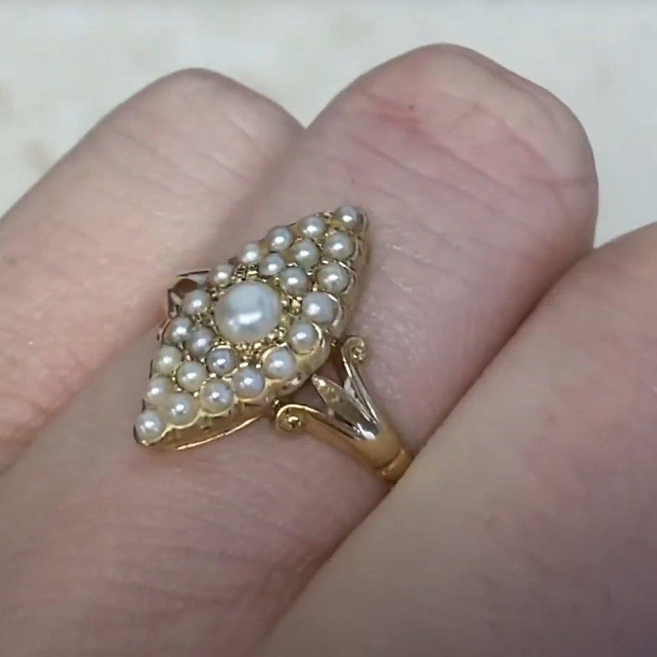 De las mujeres Anillo antiguo de oro amarillo con racimo de perlas Navette, circa 1815 en venta