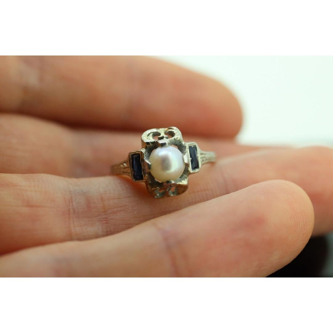 Round Cut Antique Pearl Sapphire ring. 20k white gold engraved Open ring. 1920s 20k Gold For Sale