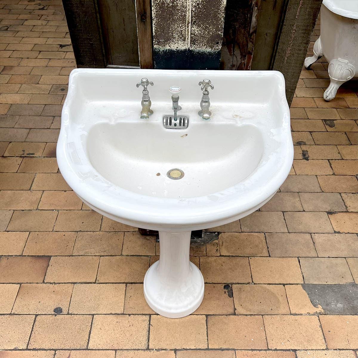 French Antique Pedestal Sink in Enameled Earthenware, Early 20th Century For Sale