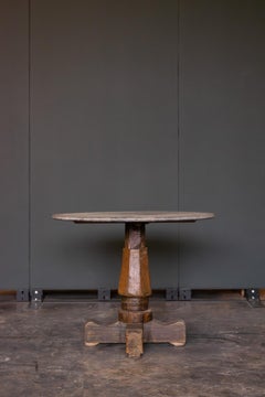 Tavolo antico con piedistallo