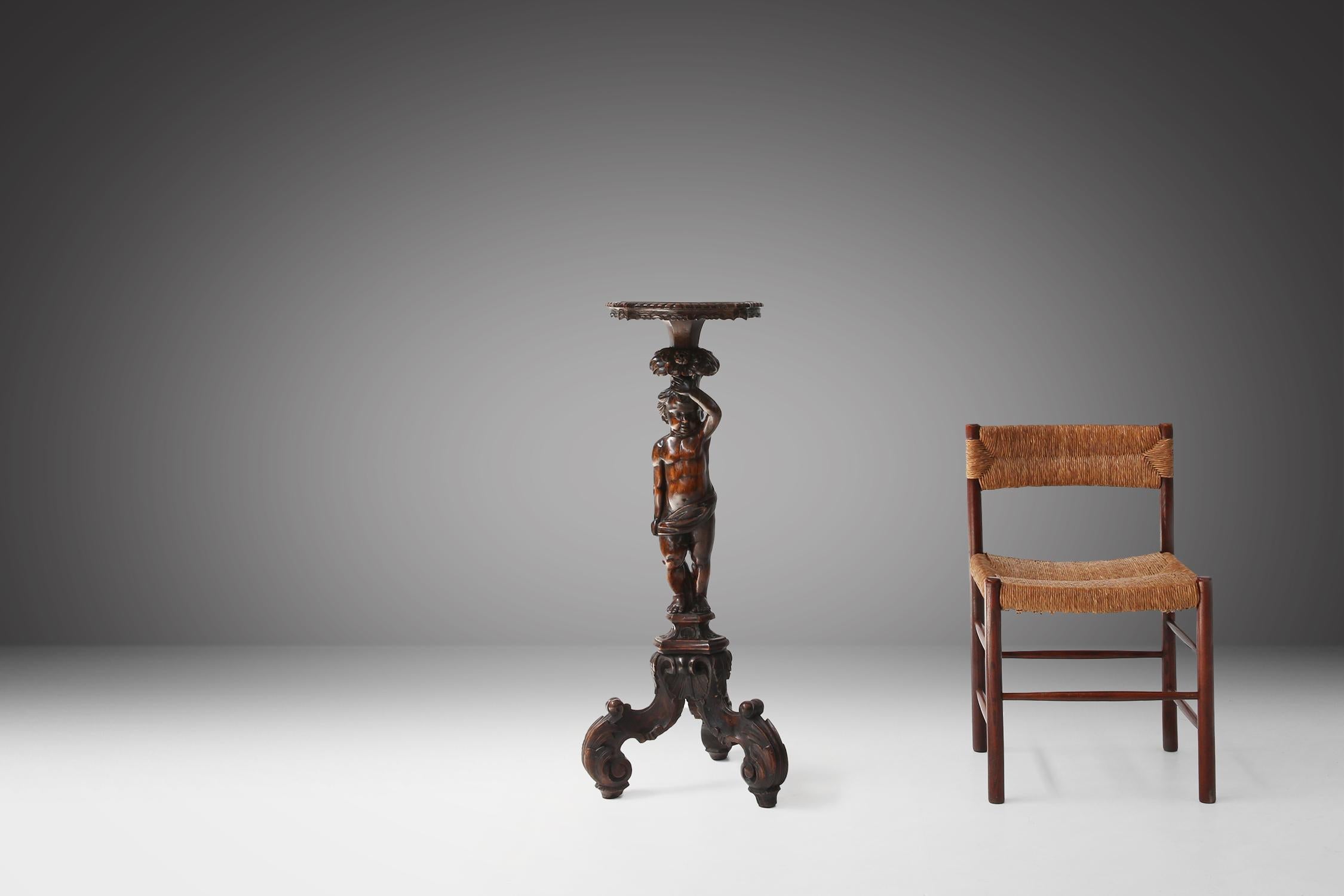 Ancienne table à piédestal avec putti, vers 1850 en vente 10