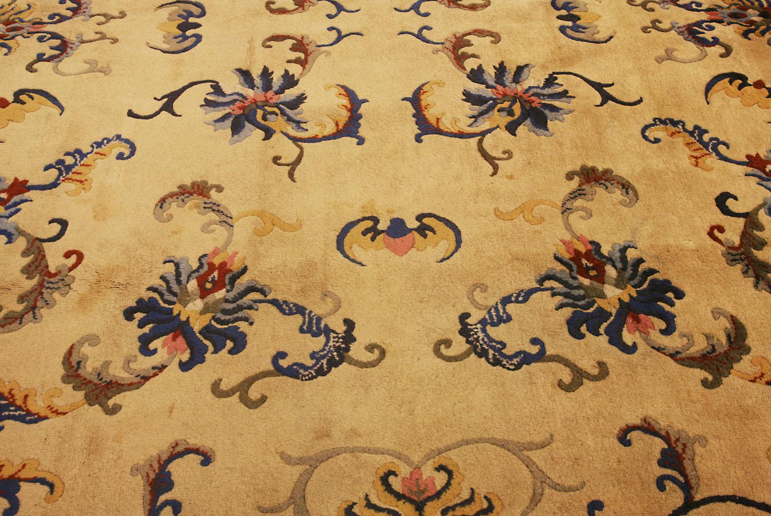Antiker chinesischer antiker Pekinger Wollteppich im All-Over-Design, ca. 1920 (Sonstiges) im Angebot