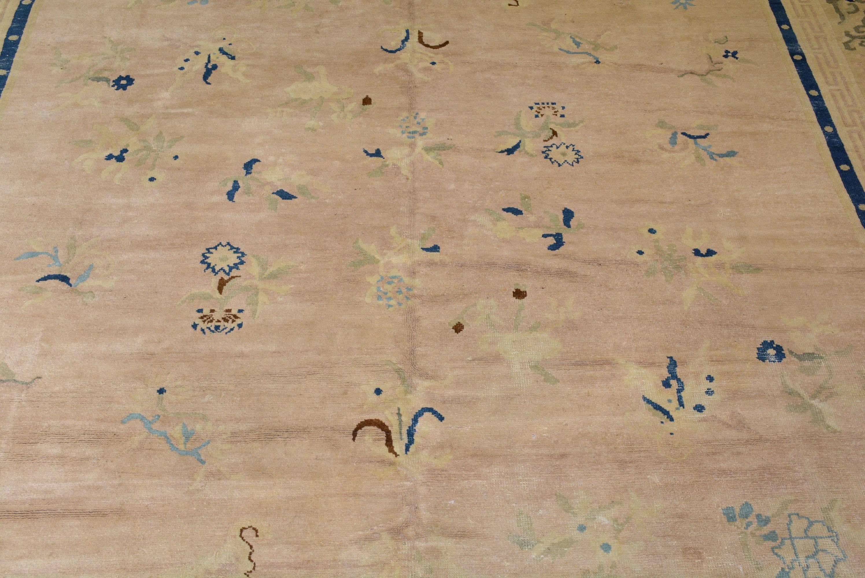In the 1860s an organized carpet industry was established under imperial patronage in Peking. These carpets tended to have tighter and finer weaves than their Ningxia counterparts, often having knot qualities up to 100 knots per square inch. Most