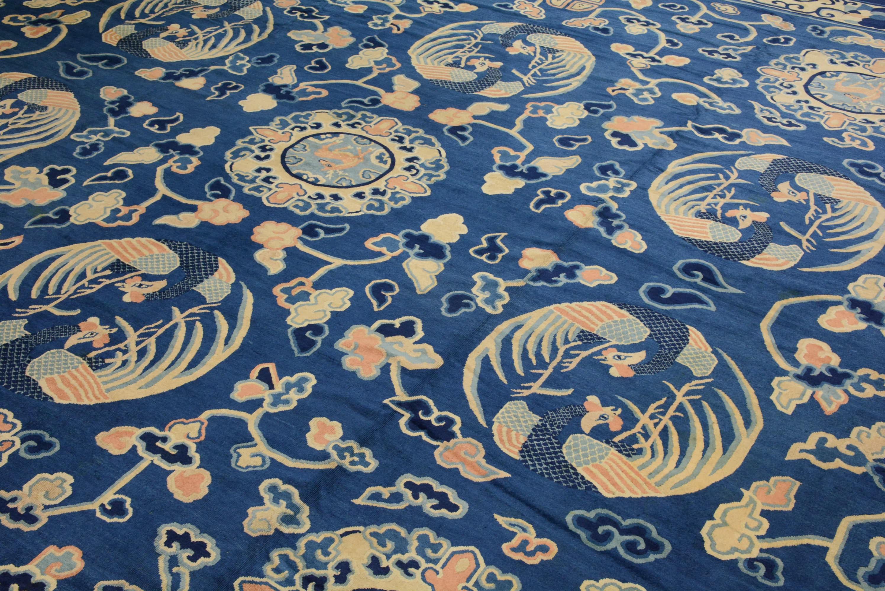 In the 1860s an organized carpet industry was established under imperial patronage in Peking. These carpets tended to have tighter and finer weaves than their Ningxia counterparts, often having knot qualities up to 100 knots per square inch. Most