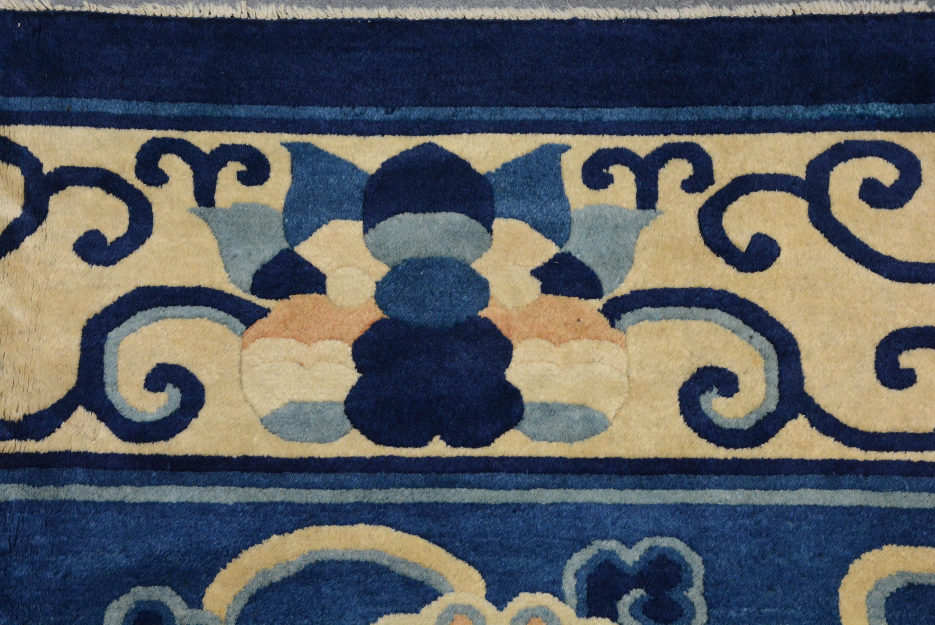 Antique Peking Chinese Carpet In Good Condition For Sale In Closter, NJ