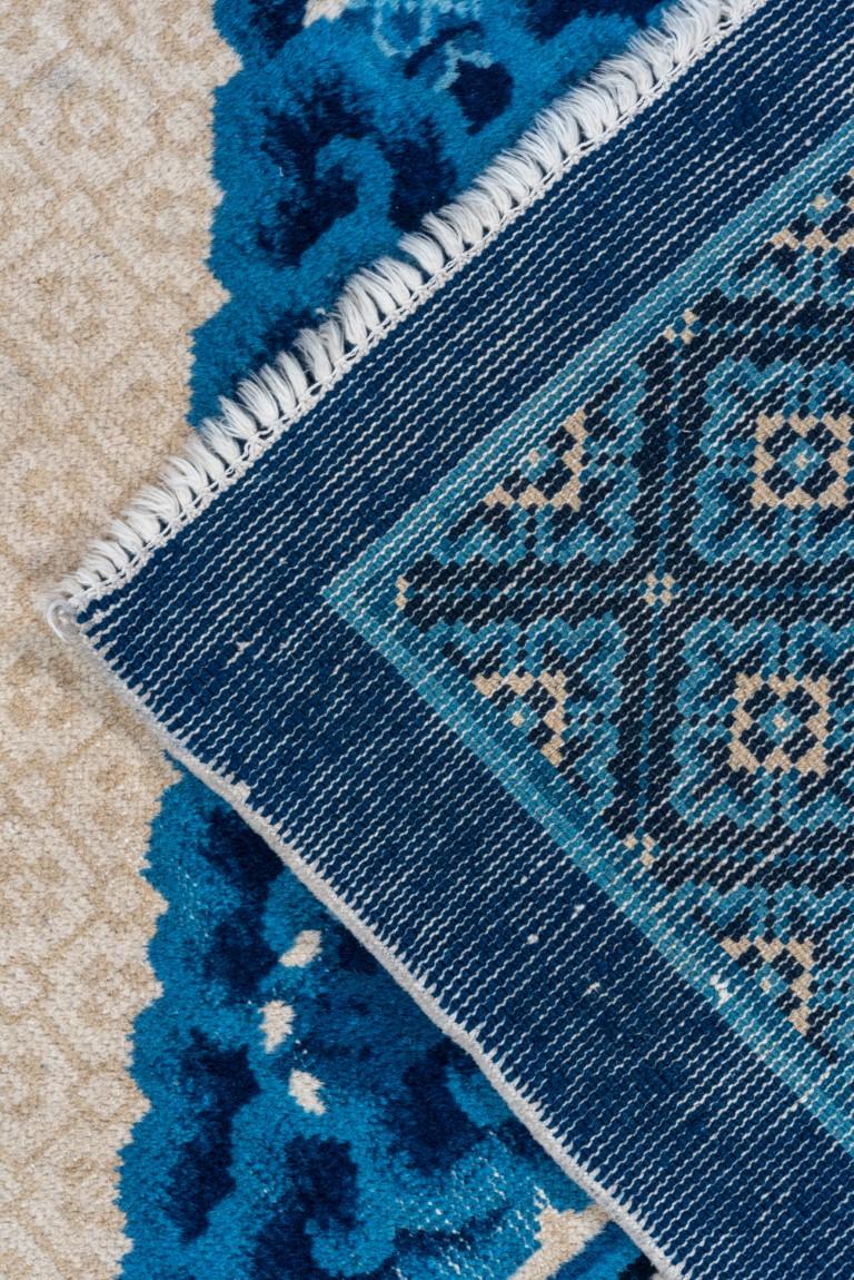 Antiker chinesischer Pekinger Teppich mit Ecru-Fuß und dunkelblauem Design  im Angebot 1