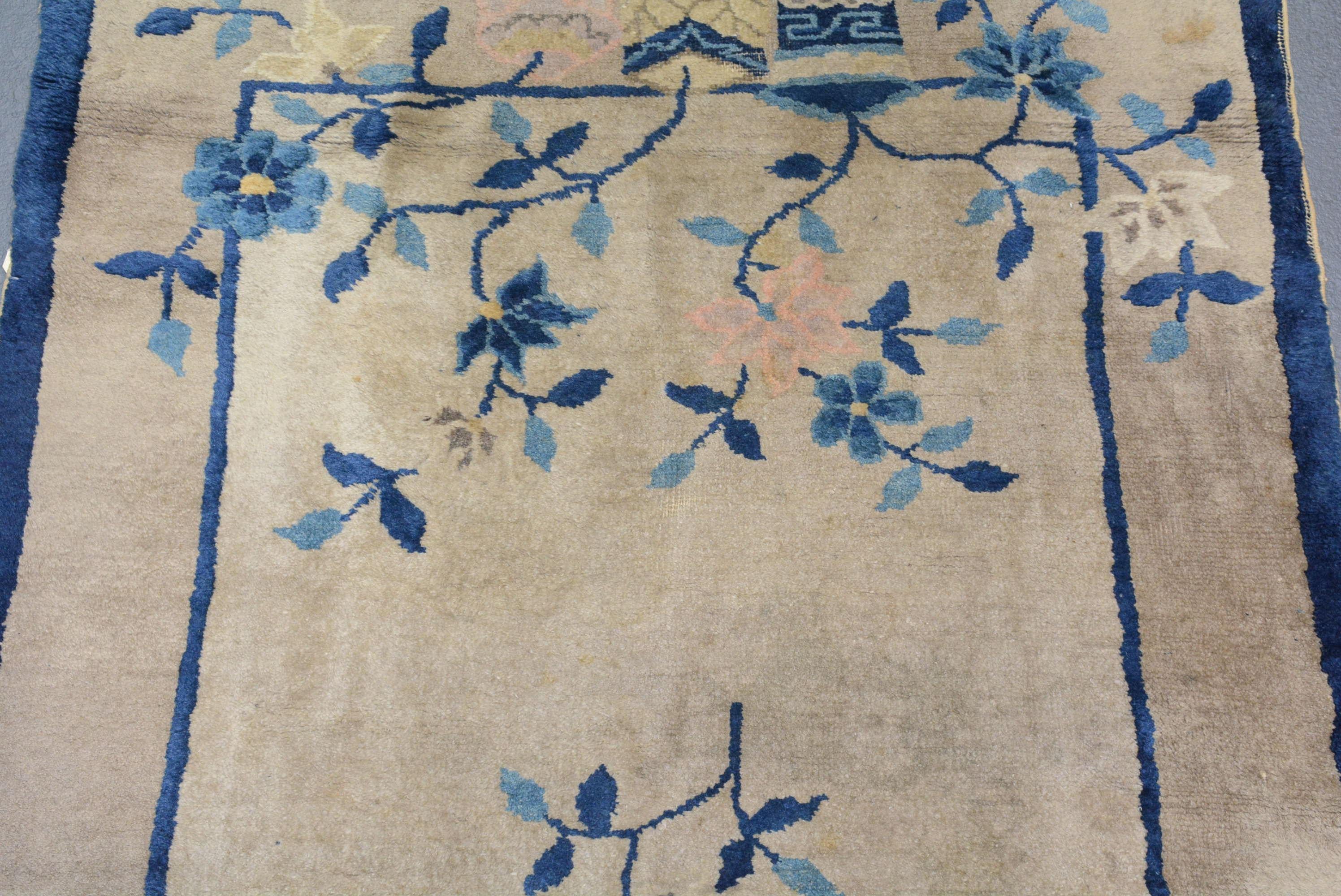 20ième siècle Tapis de couloir chinois pékinois ancien en vente