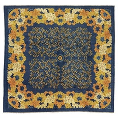Antiker Pekinger Teppich mit blauem Feld