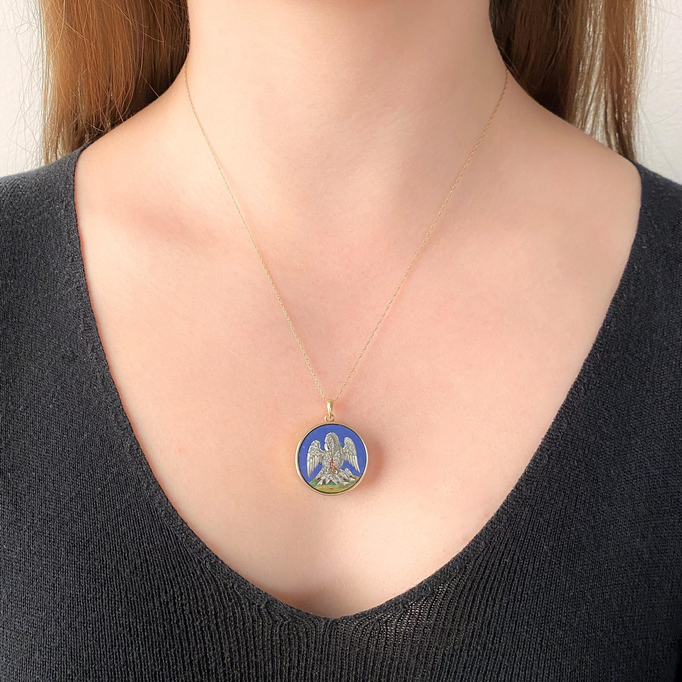 Antique Pelican and Piety Micromosaic Pendant of 14k Gold In condizioni buone in vendita a Lewisburg, PA