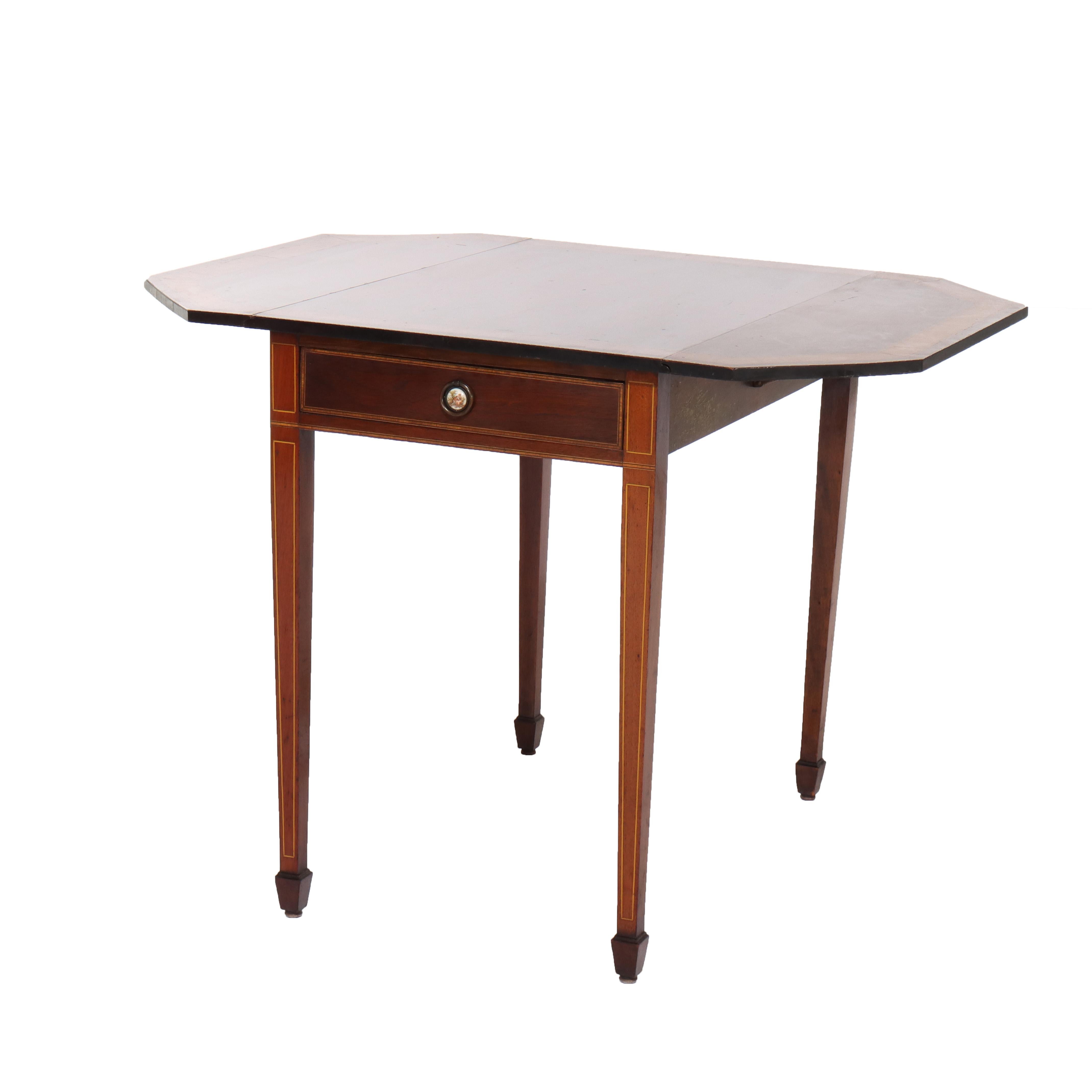 Ancienne table à abattant de style Pembroke en acajou bagué et incrusté, vers 1920 en vente 1