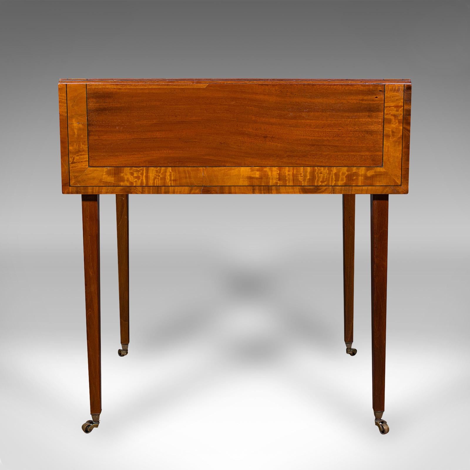 Britannique Table Pembroke ancienne, anglaise, à feuilles tombantes, d'appoint, thé, Régence, vers 1820 en vente