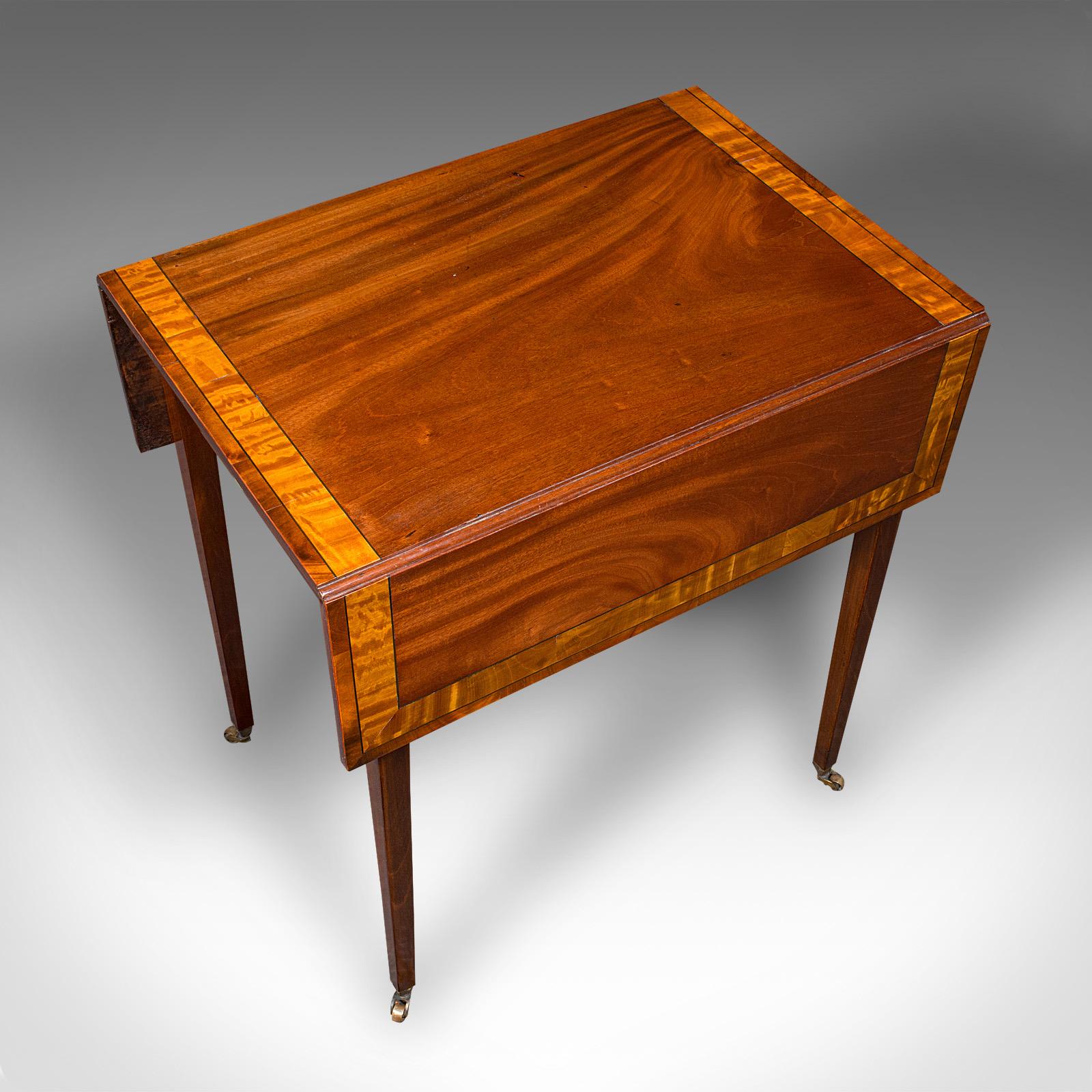 Début du XIXe siècle Table Pembroke ancienne, anglaise, à feuilles tombantes, d'appoint, thé, Régence, vers 1820 en vente